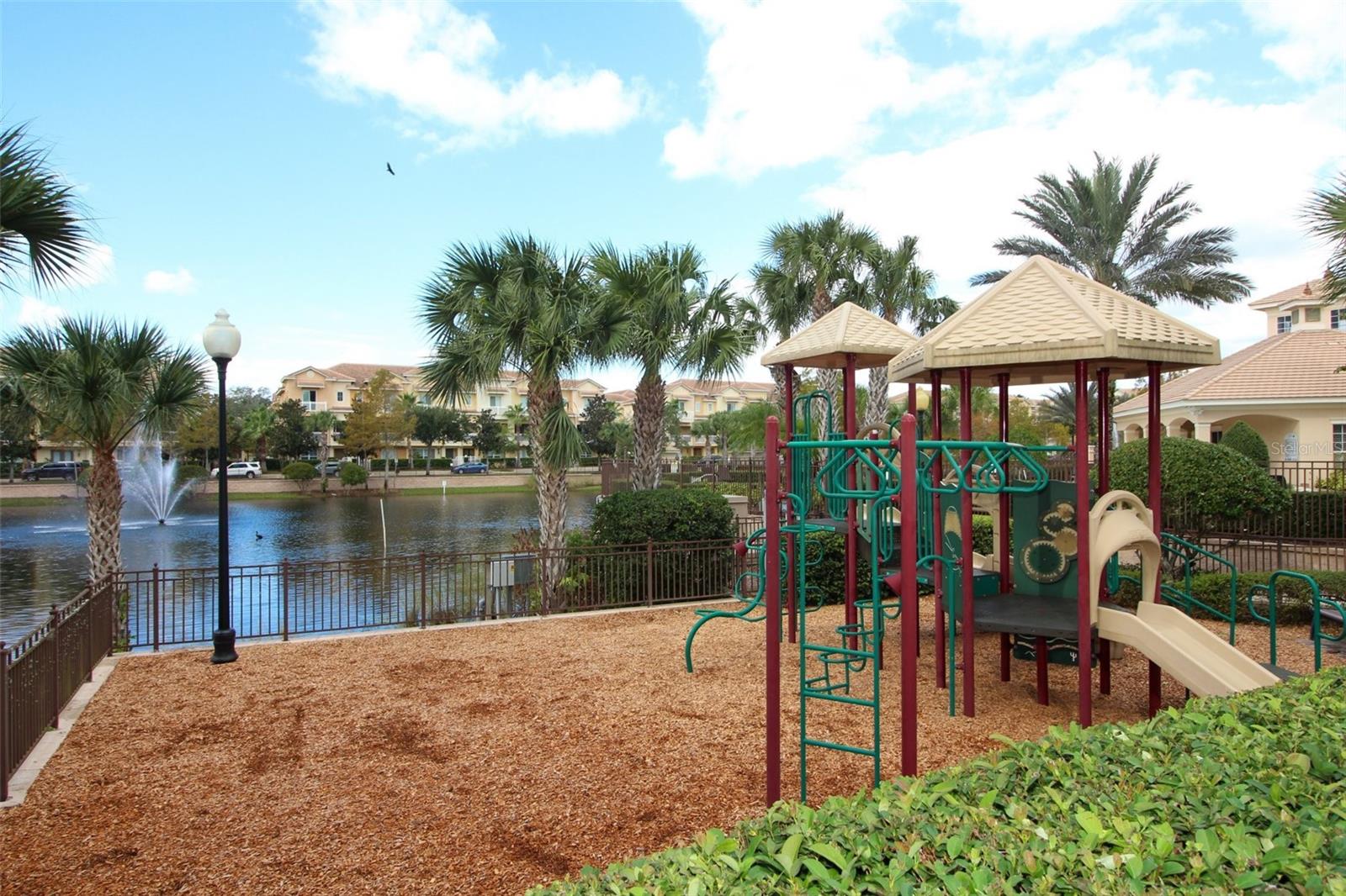 GRANDE OAKS AT HEATHROW - Residential