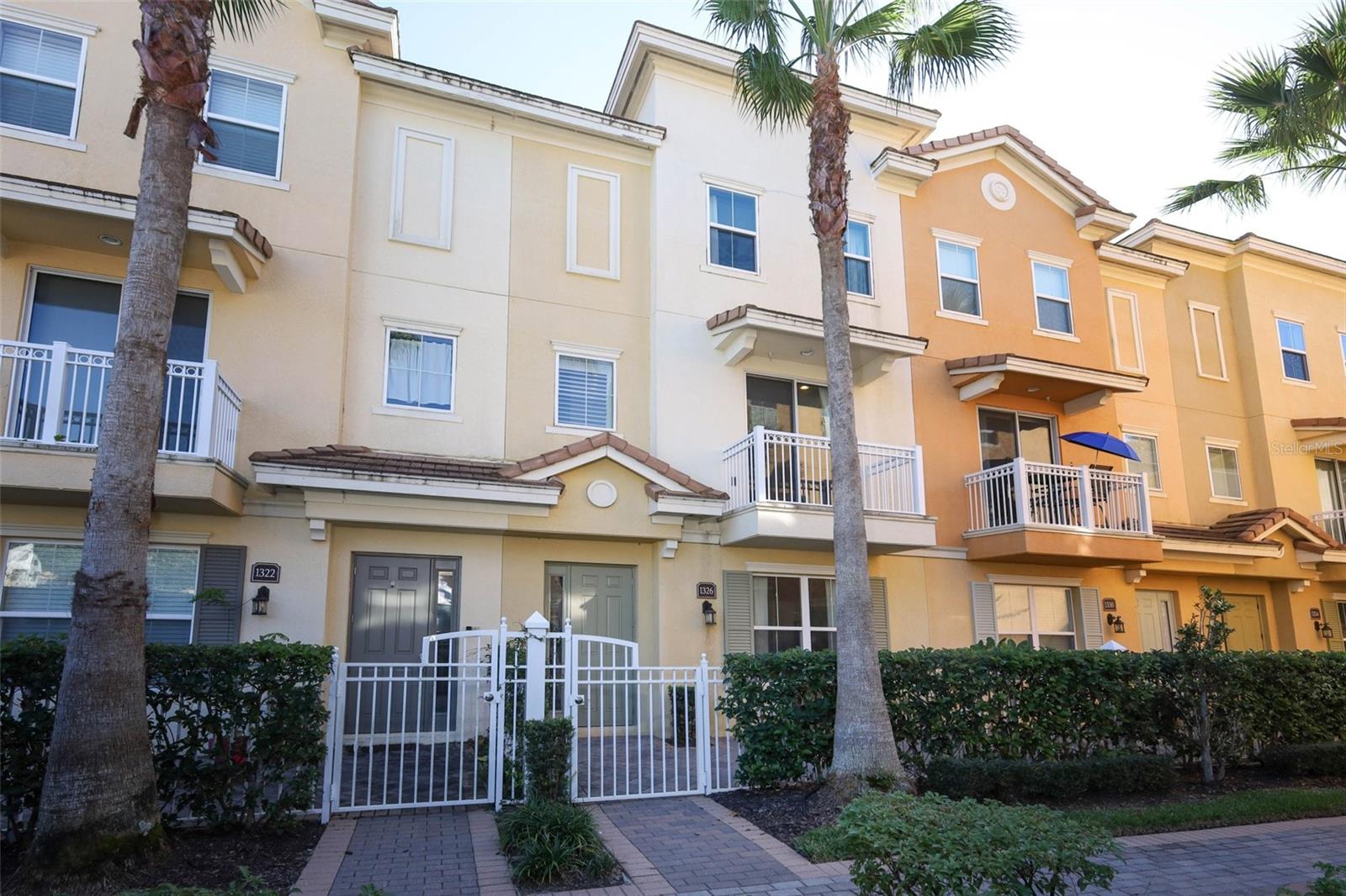 GRANDE OAKS AT HEATHROW - Residential