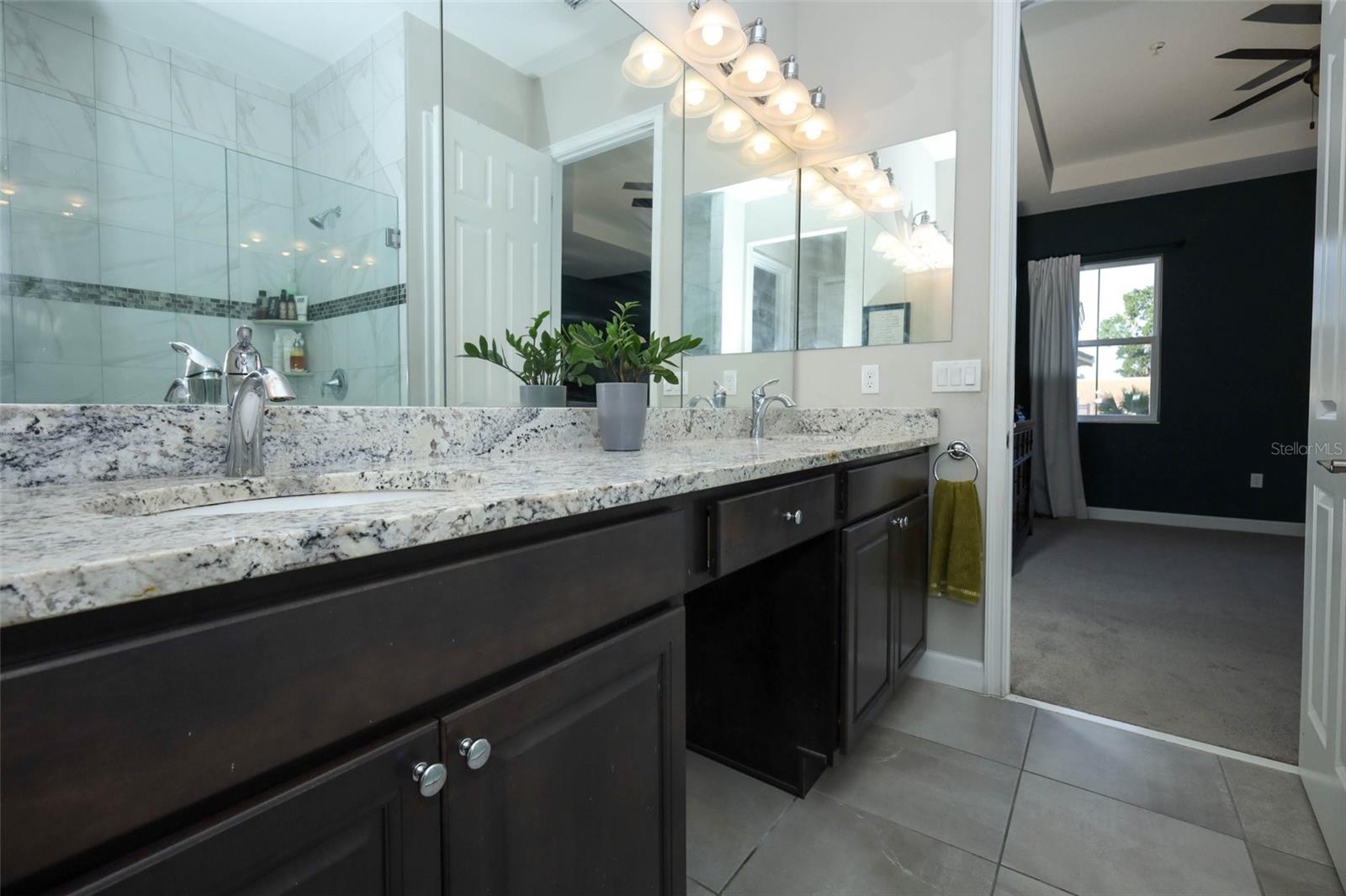 GRANDE OAKS AT HEATHROW - Residential