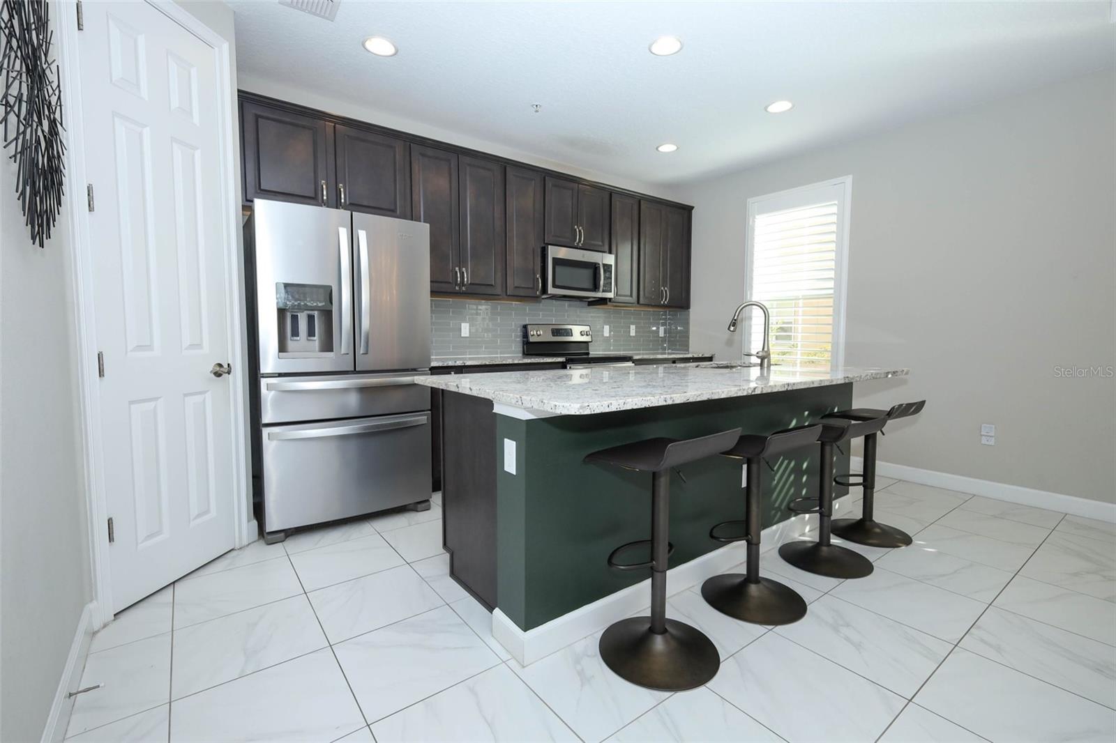 GRANDE OAKS AT HEATHROW - Residential