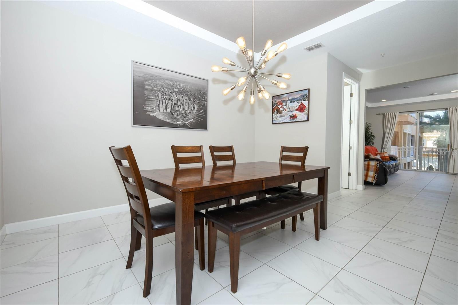 GRANDE OAKS AT HEATHROW - Residential