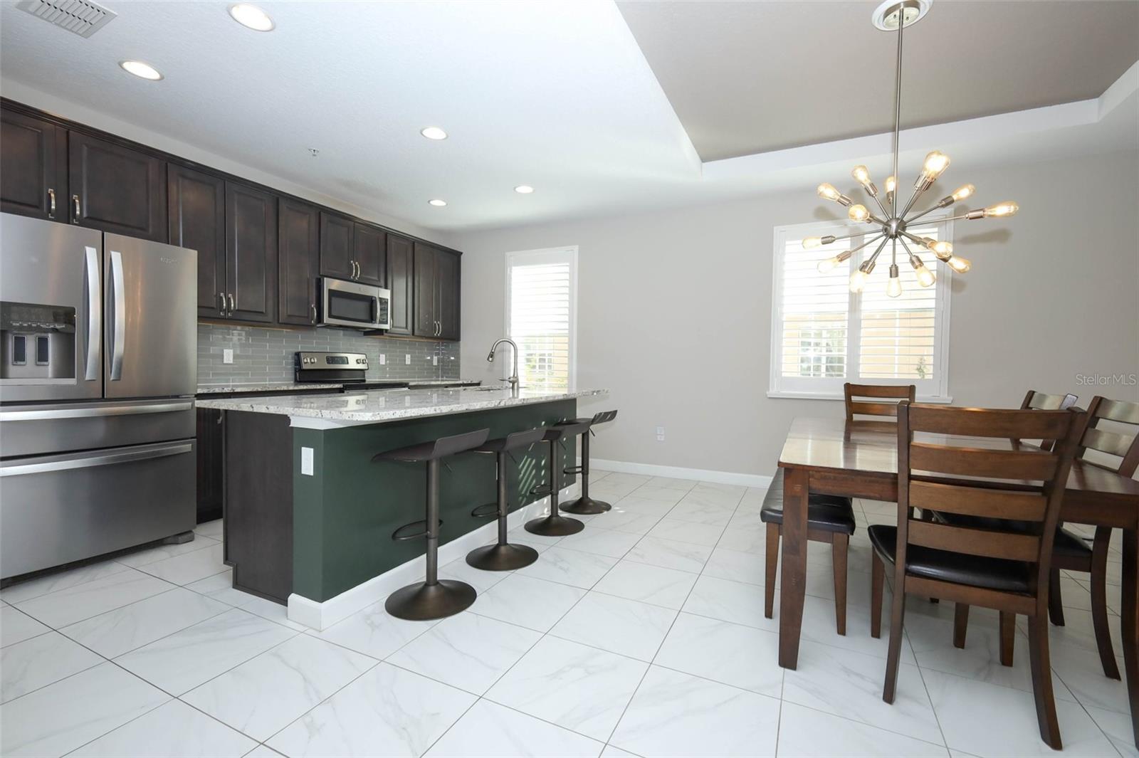 GRANDE OAKS AT HEATHROW - Residential