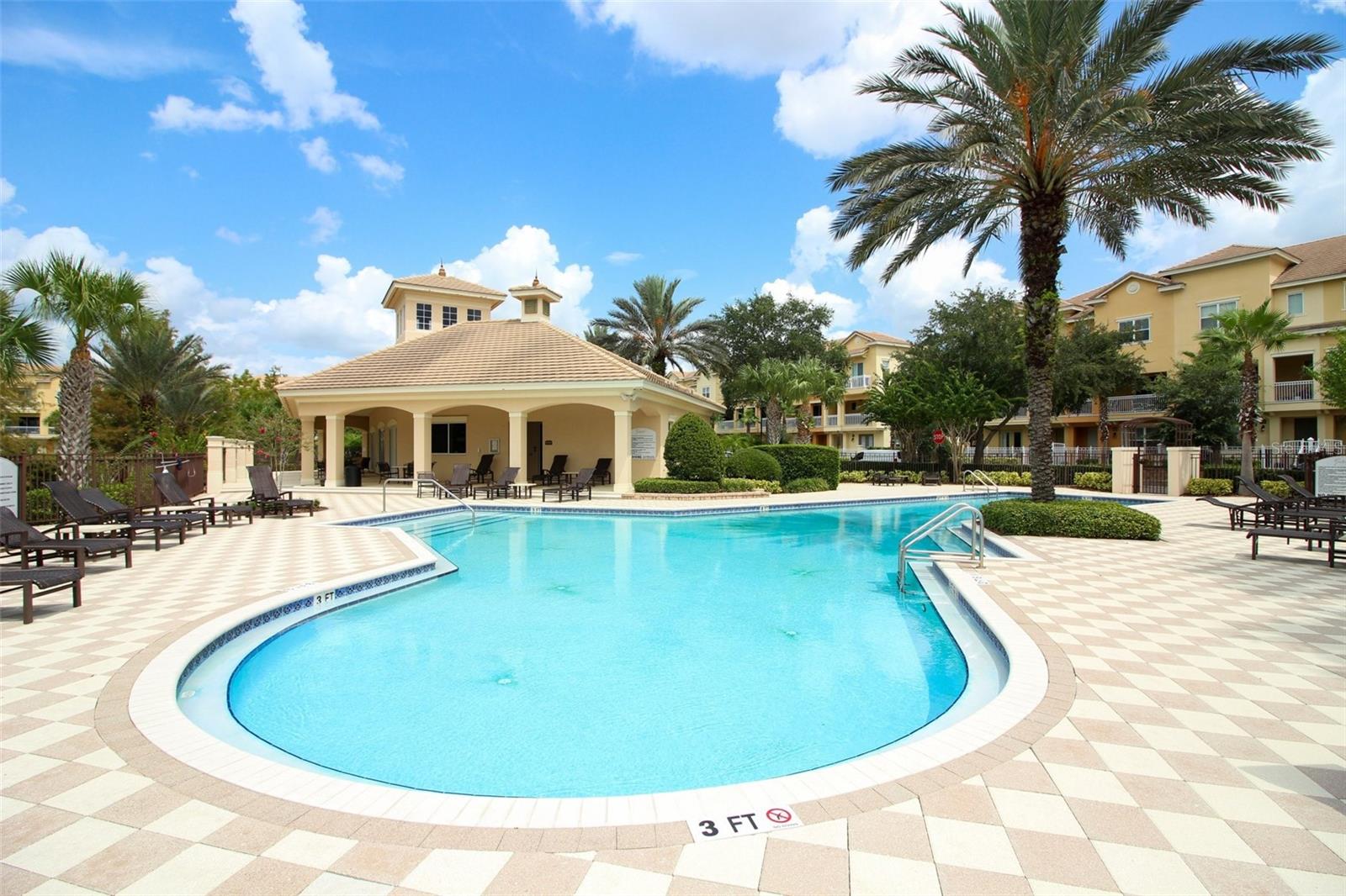 GRANDE OAKS AT HEATHROW - Residential