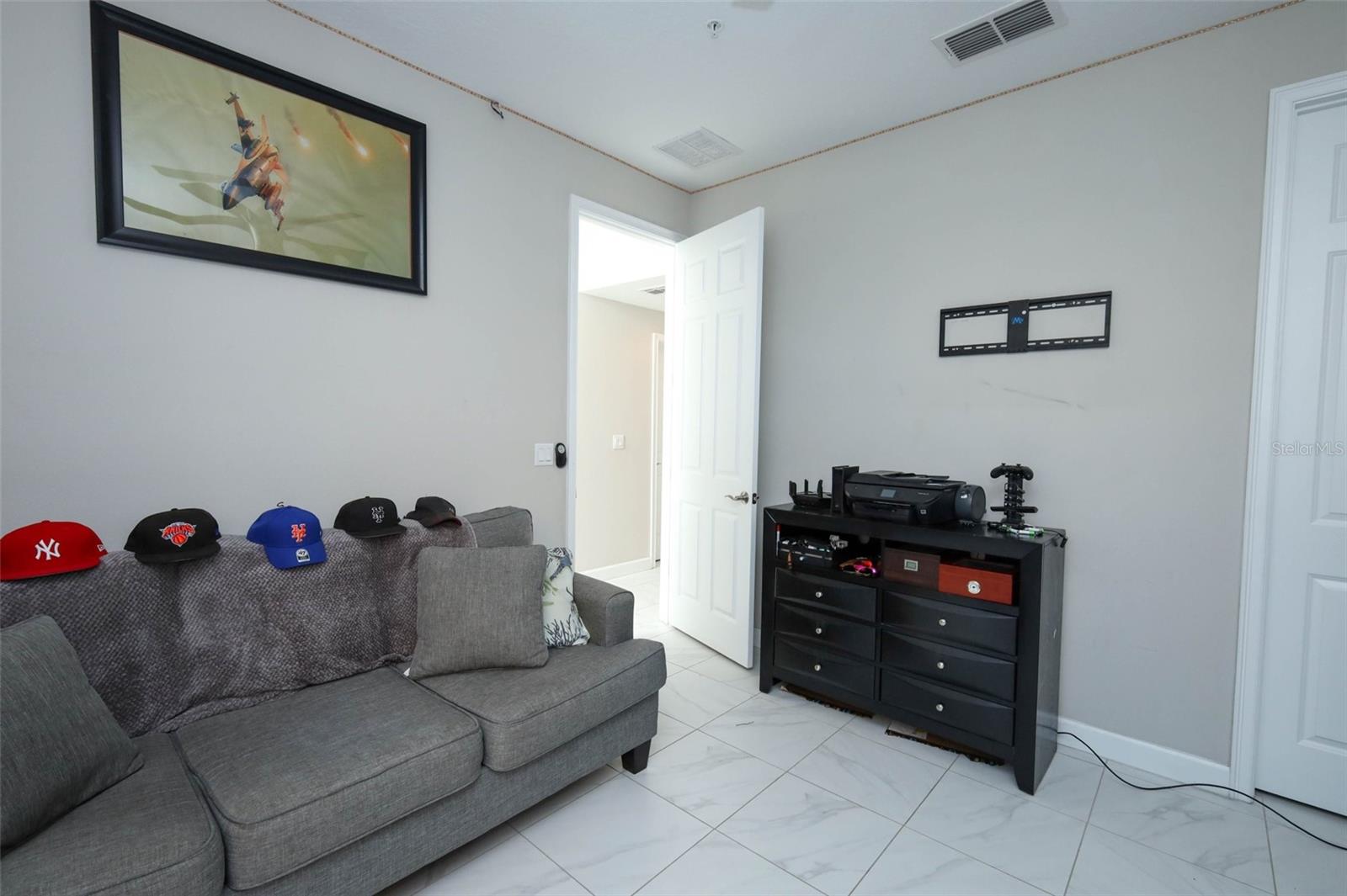 GRANDE OAKS AT HEATHROW - Residential