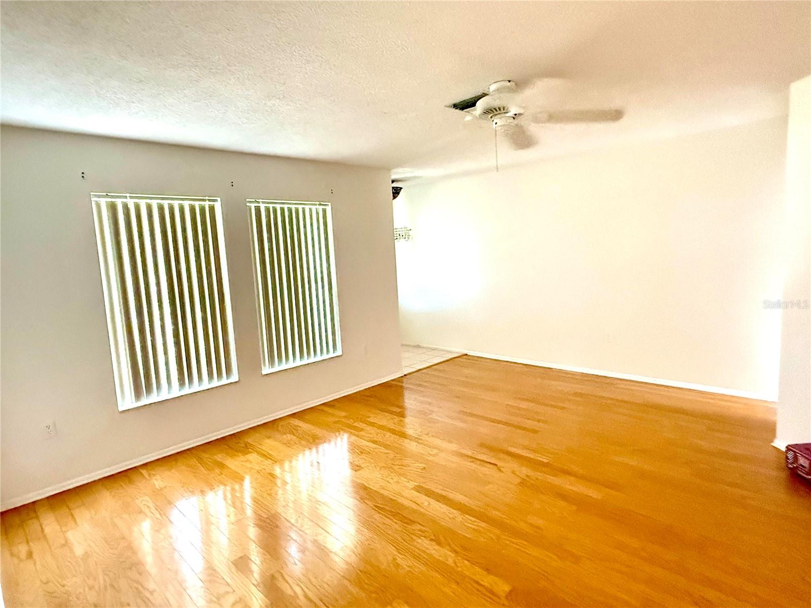 LAUREL VILLA - Residential