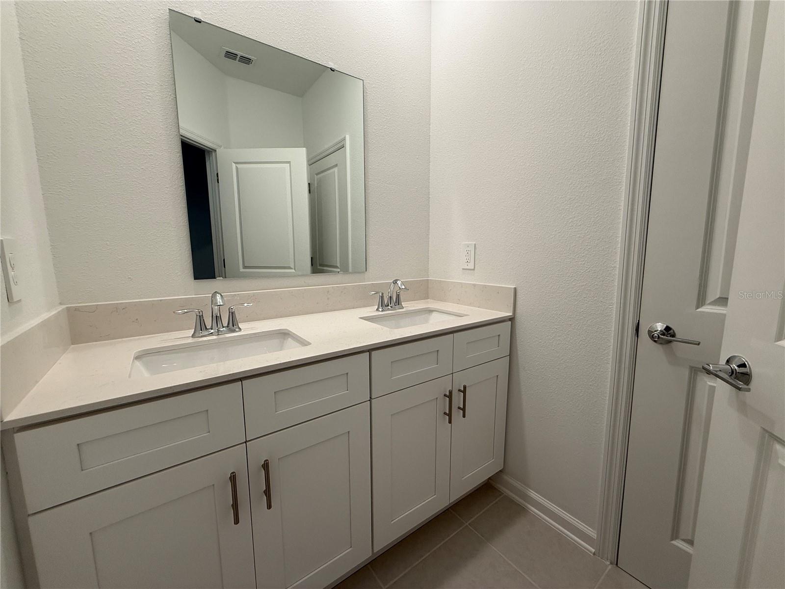 BRONSONS RIDGE 32S - Residential Lease