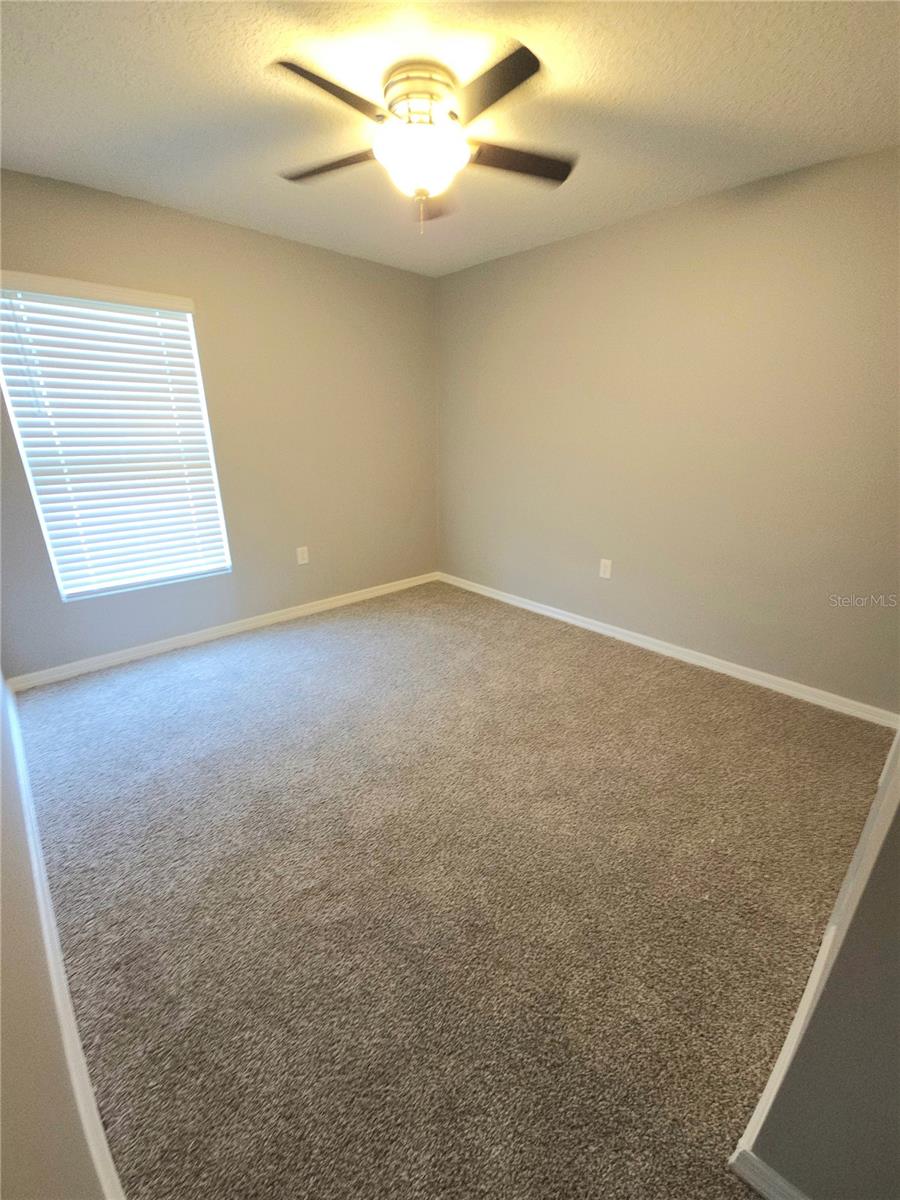 LAKE DIAMOND NORTH - Residential Lease