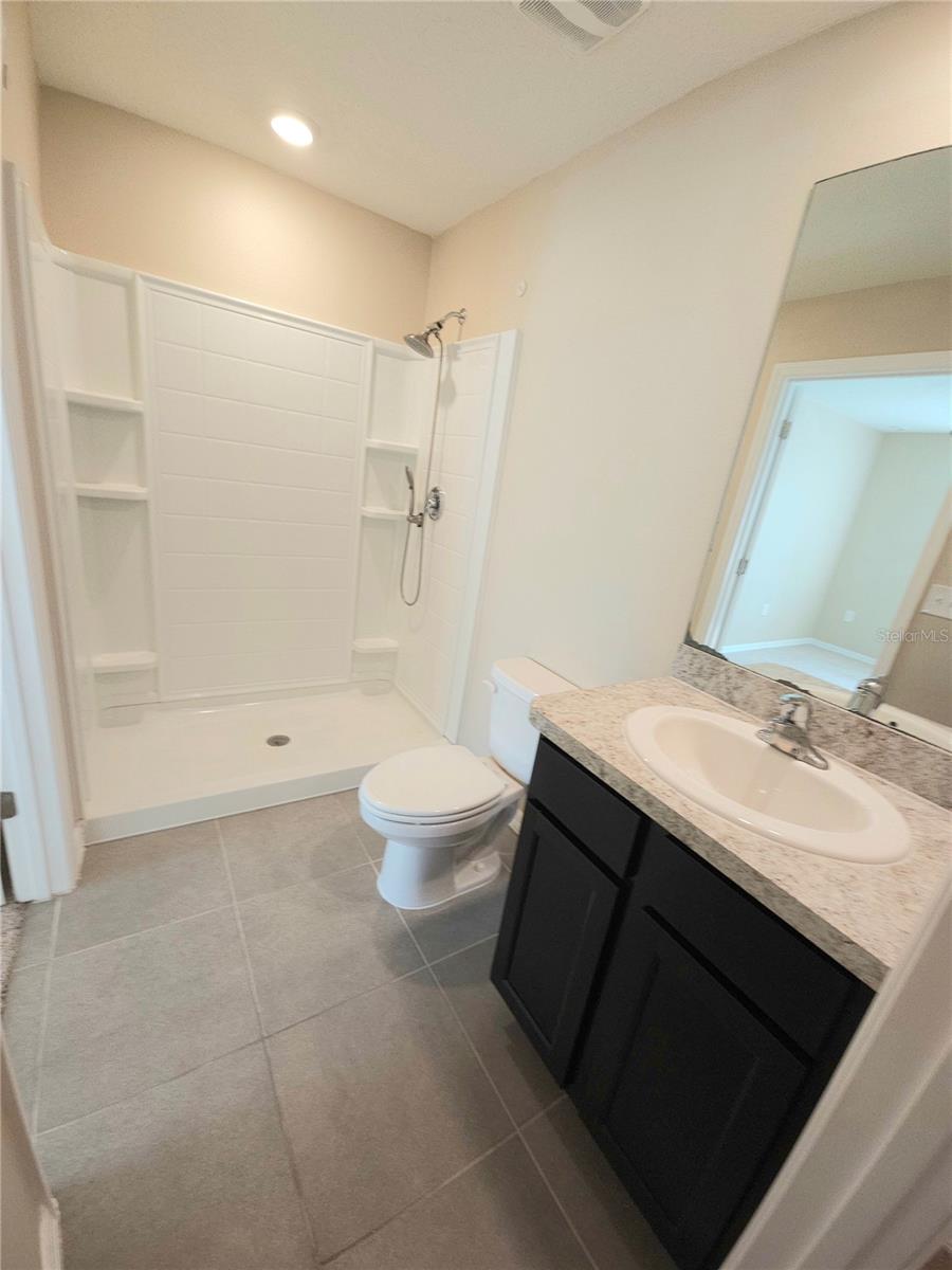 LAKE DIAMOND NORTH - Residential Lease