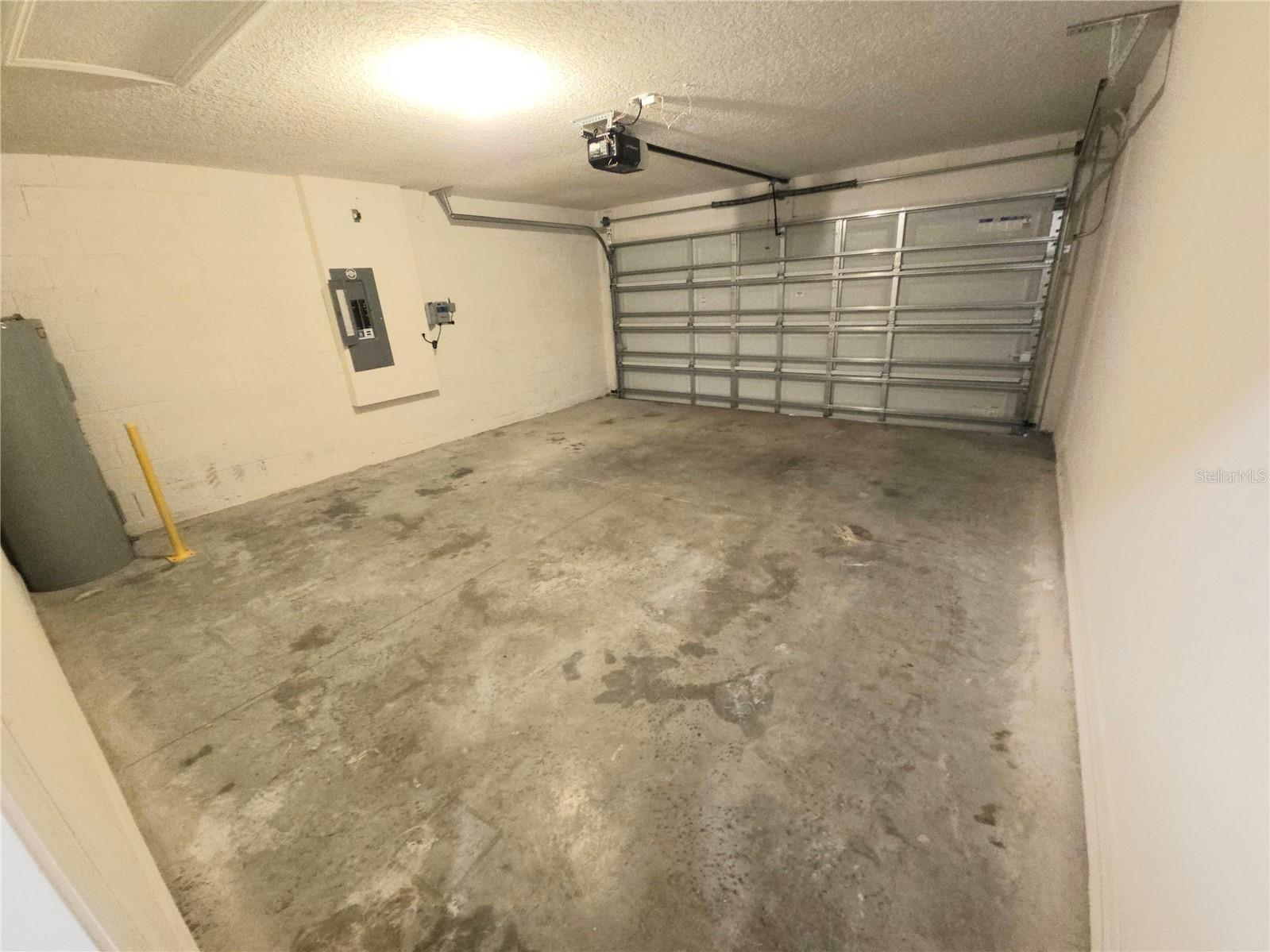 LAKE DIAMOND NORTH - Residential Lease