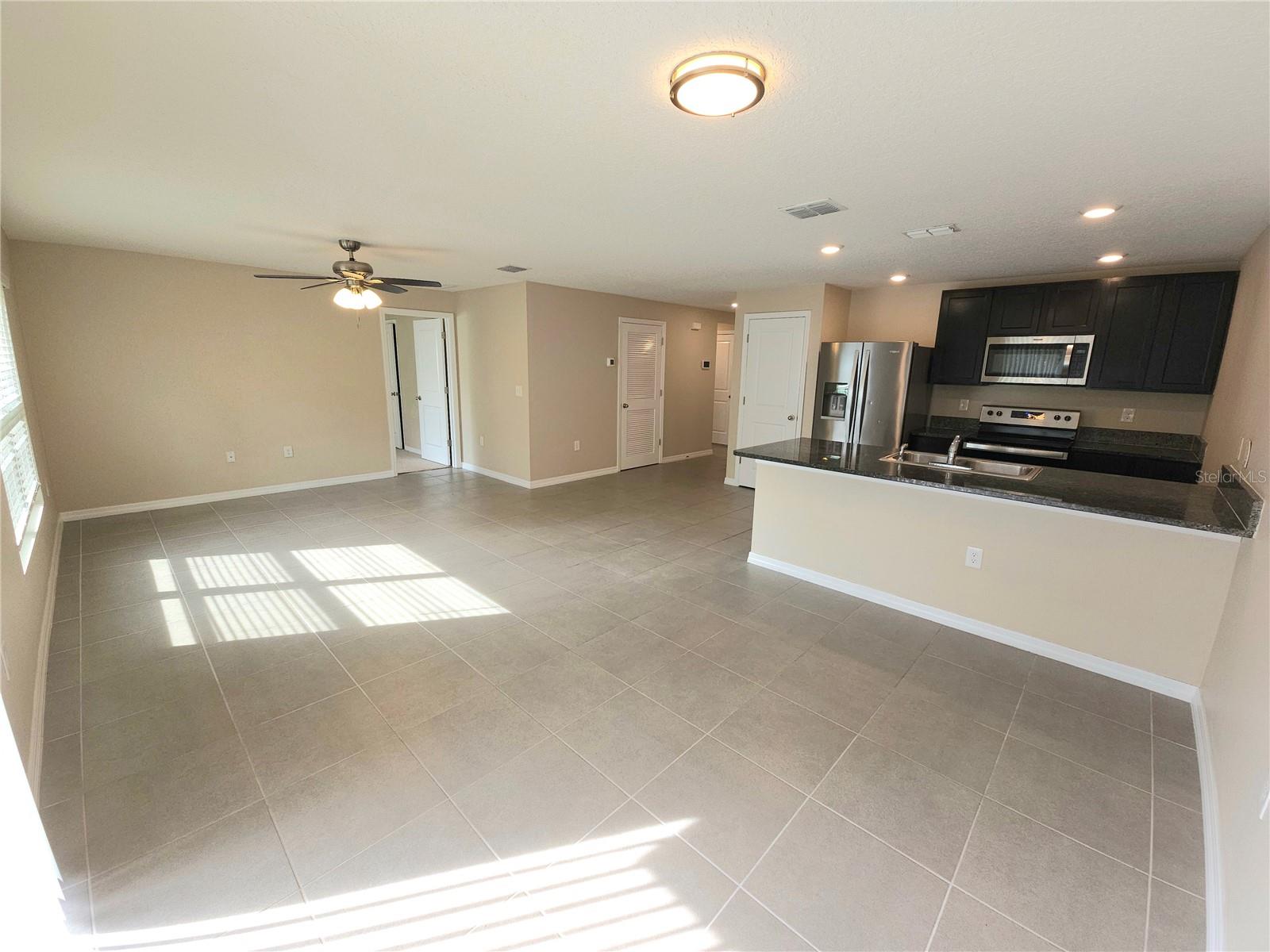 LAKE DIAMOND NORTH - Residential Lease