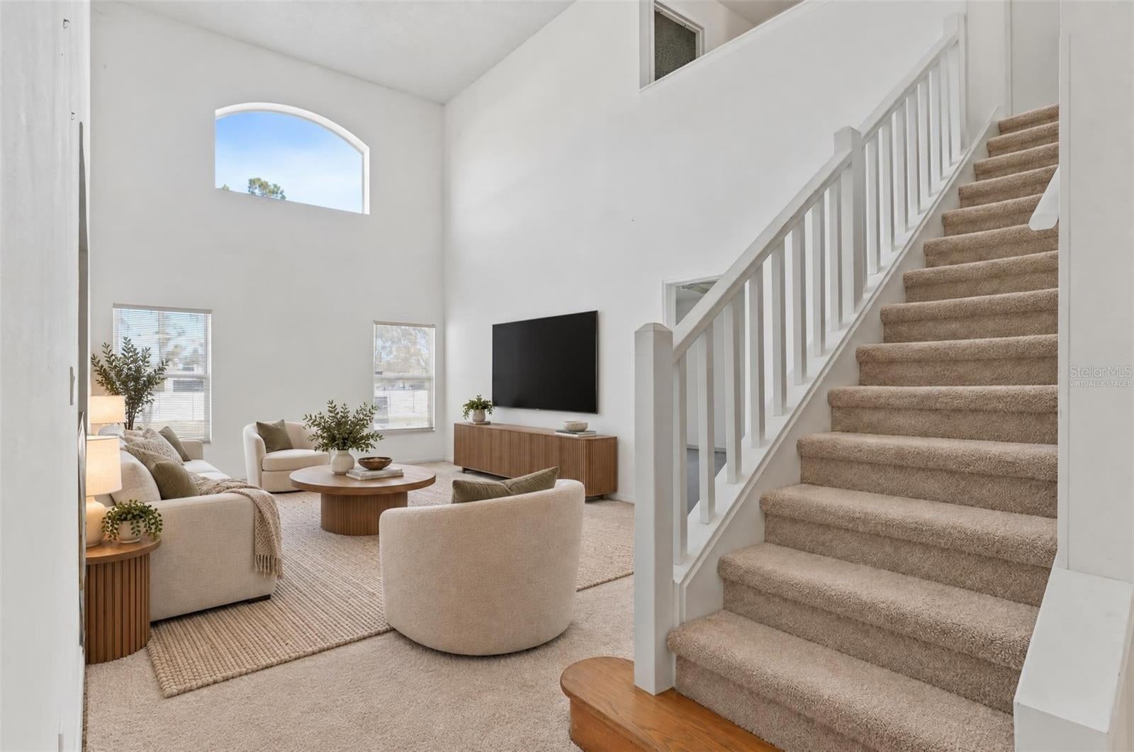 291 GROSVENOR LOOP