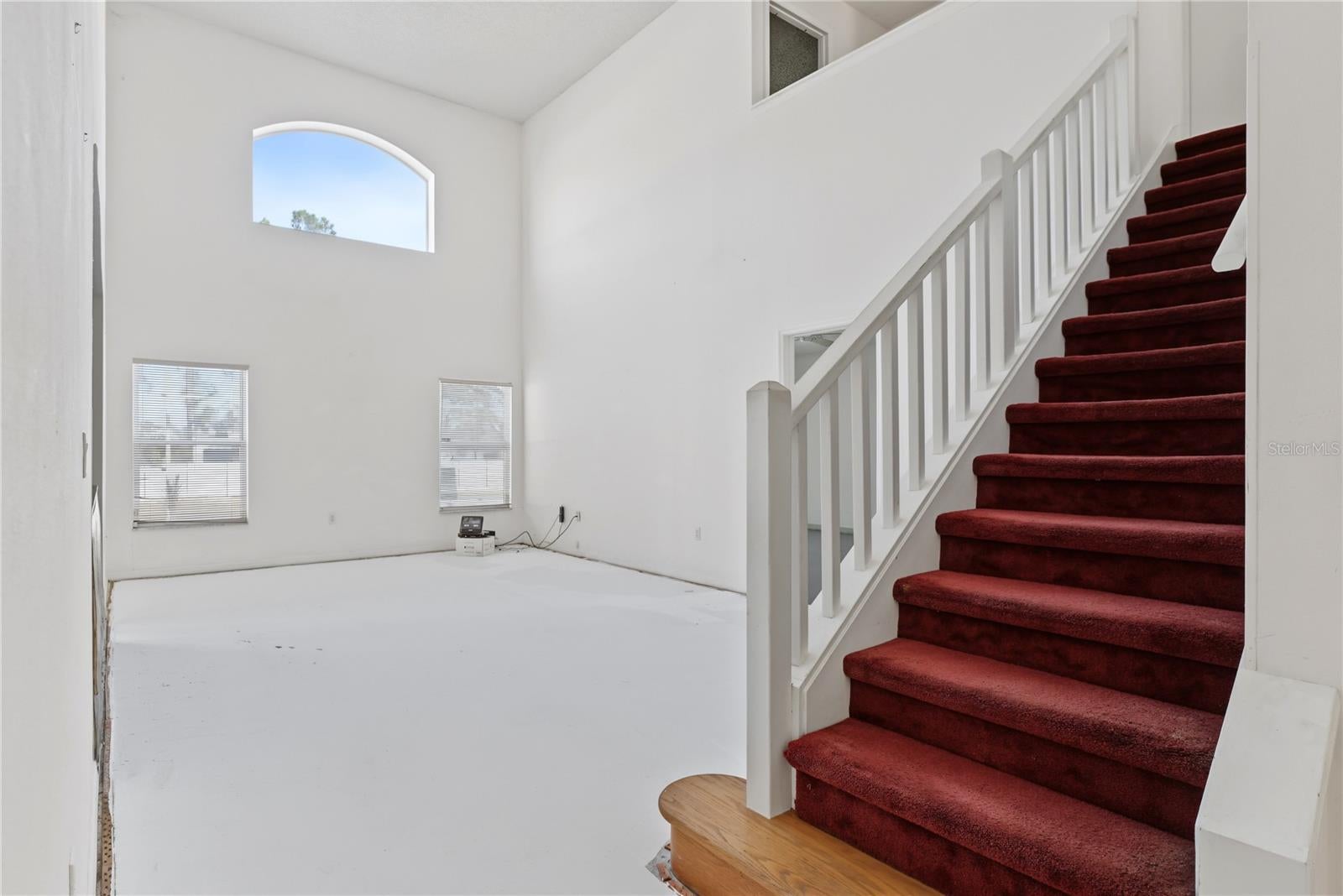 291 GROSVENOR LOOP