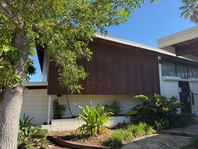 31 DOLPHIN DRIVE