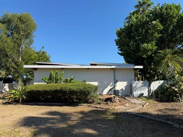 31 DOLPHIN DRIVE