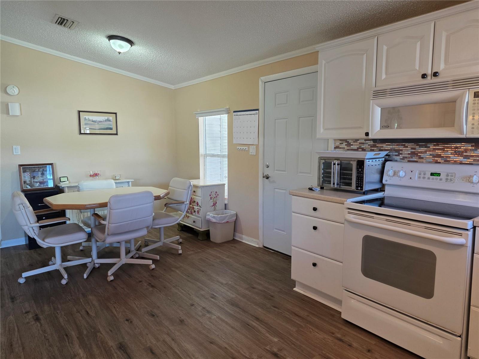 HILLTOP ESTATES - Residential