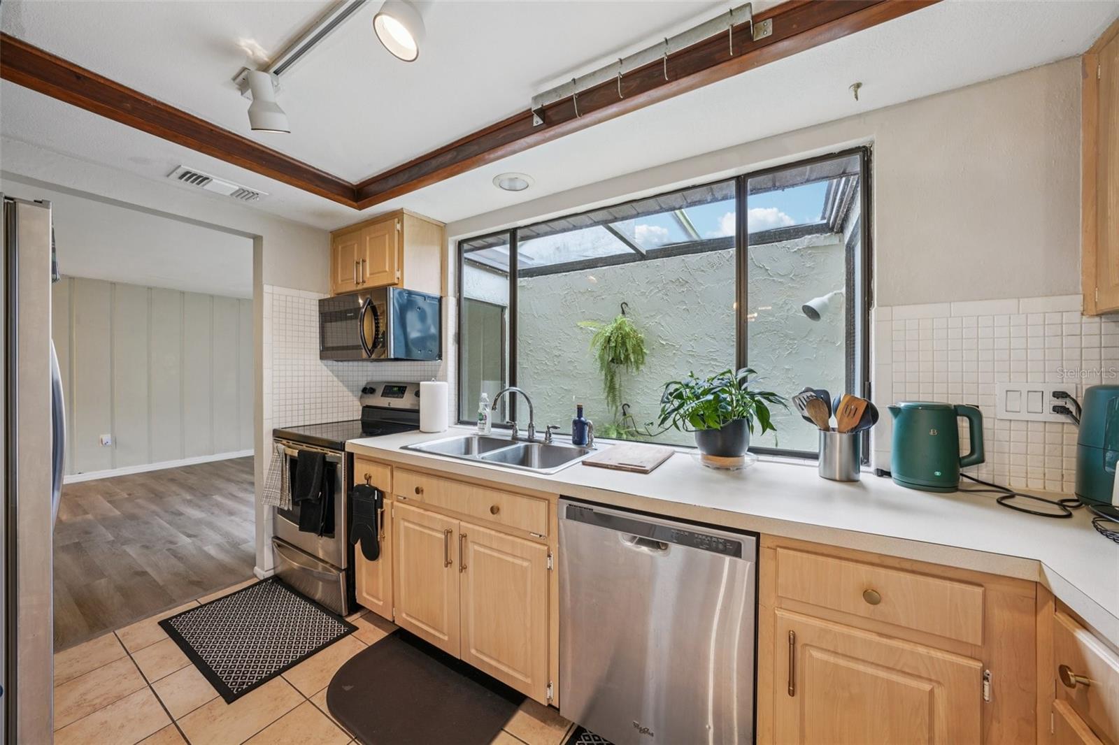 BEACON WOODS VILLAGE - Residential