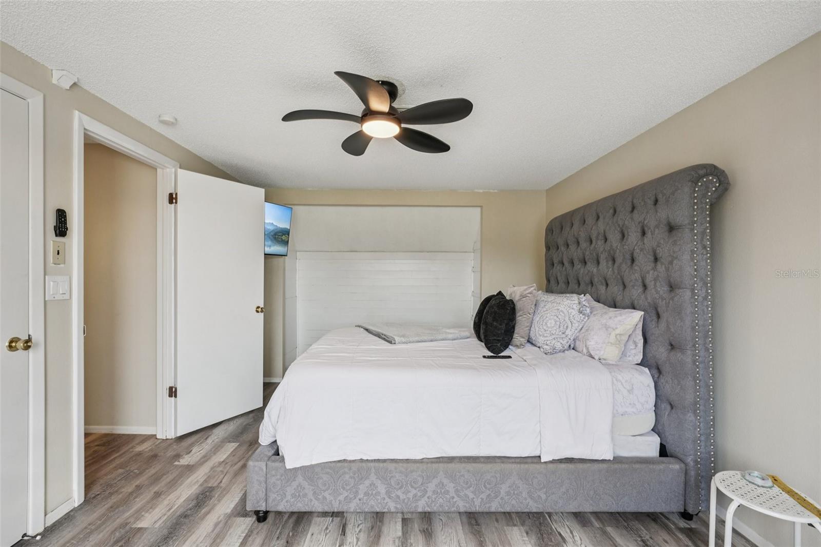 BEACON WOODS VILLAGE - Residential