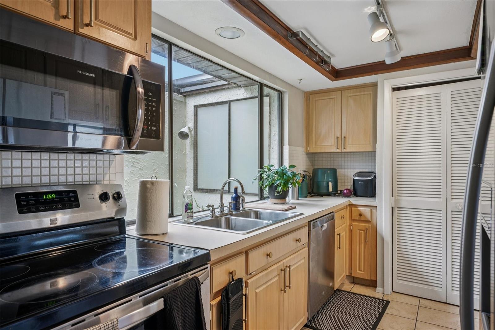 BEACON WOODS VILLAGE - Residential