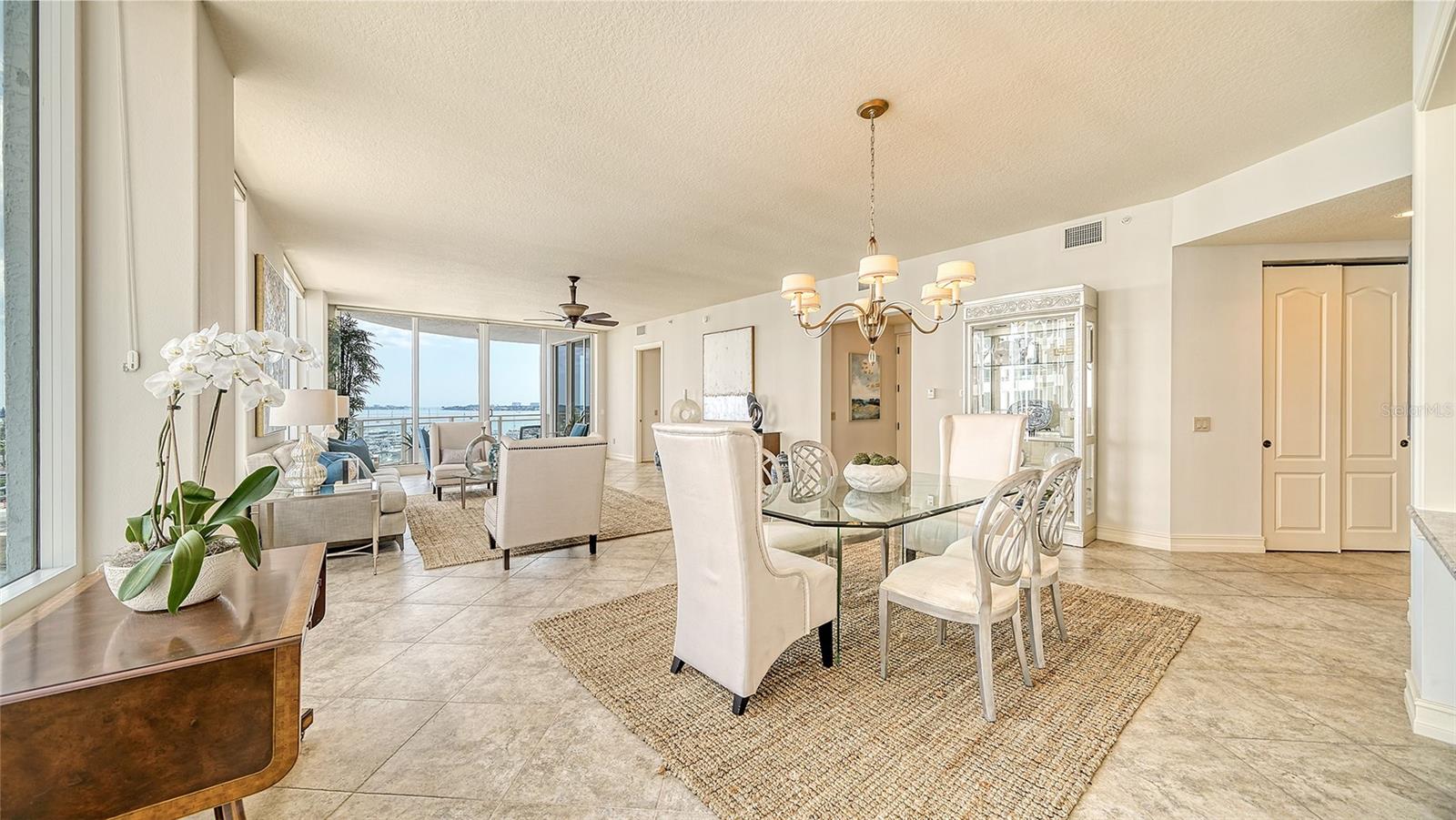 MARINA TOWER - Residential