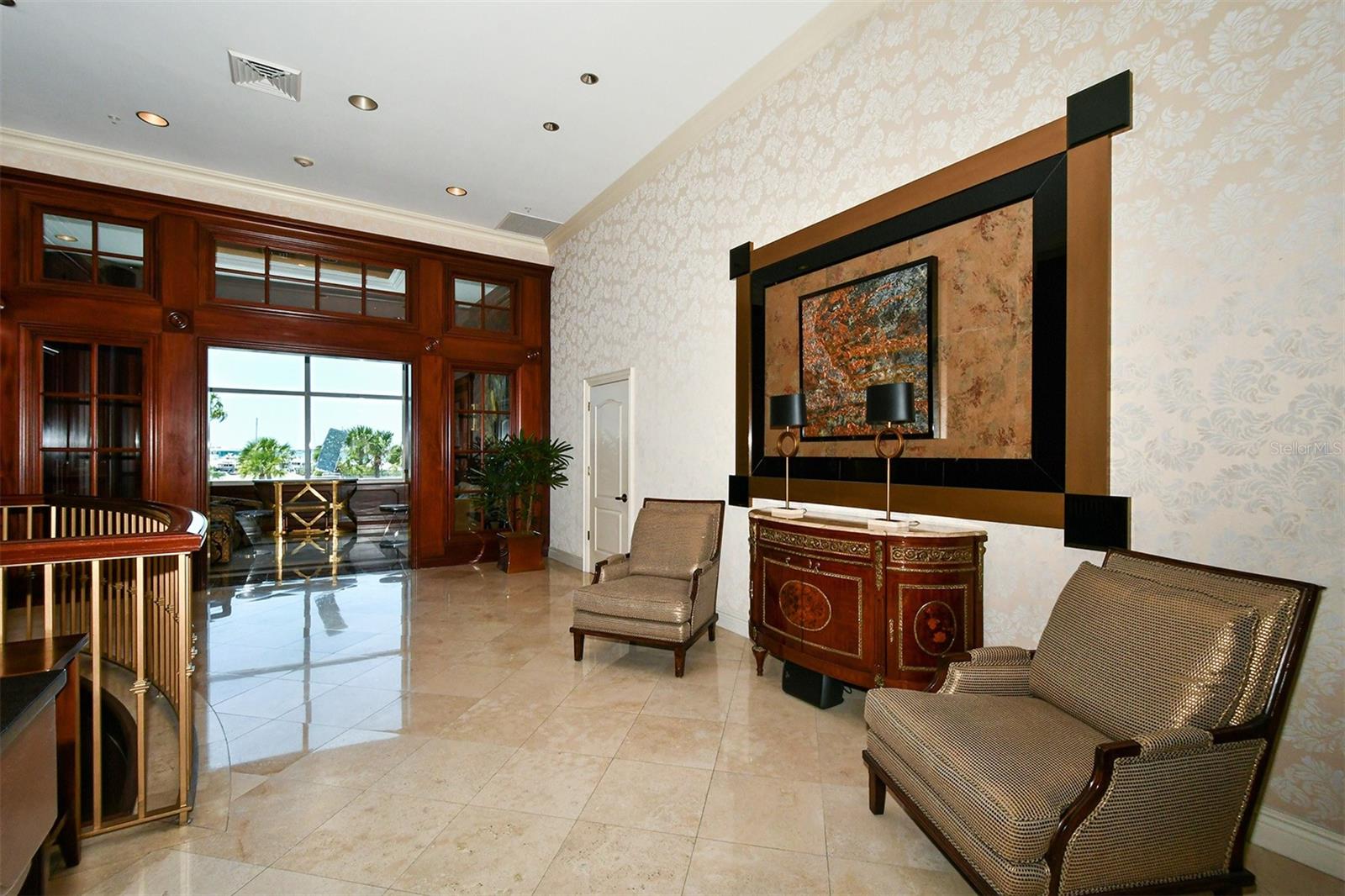 MARINA TOWER - Residential