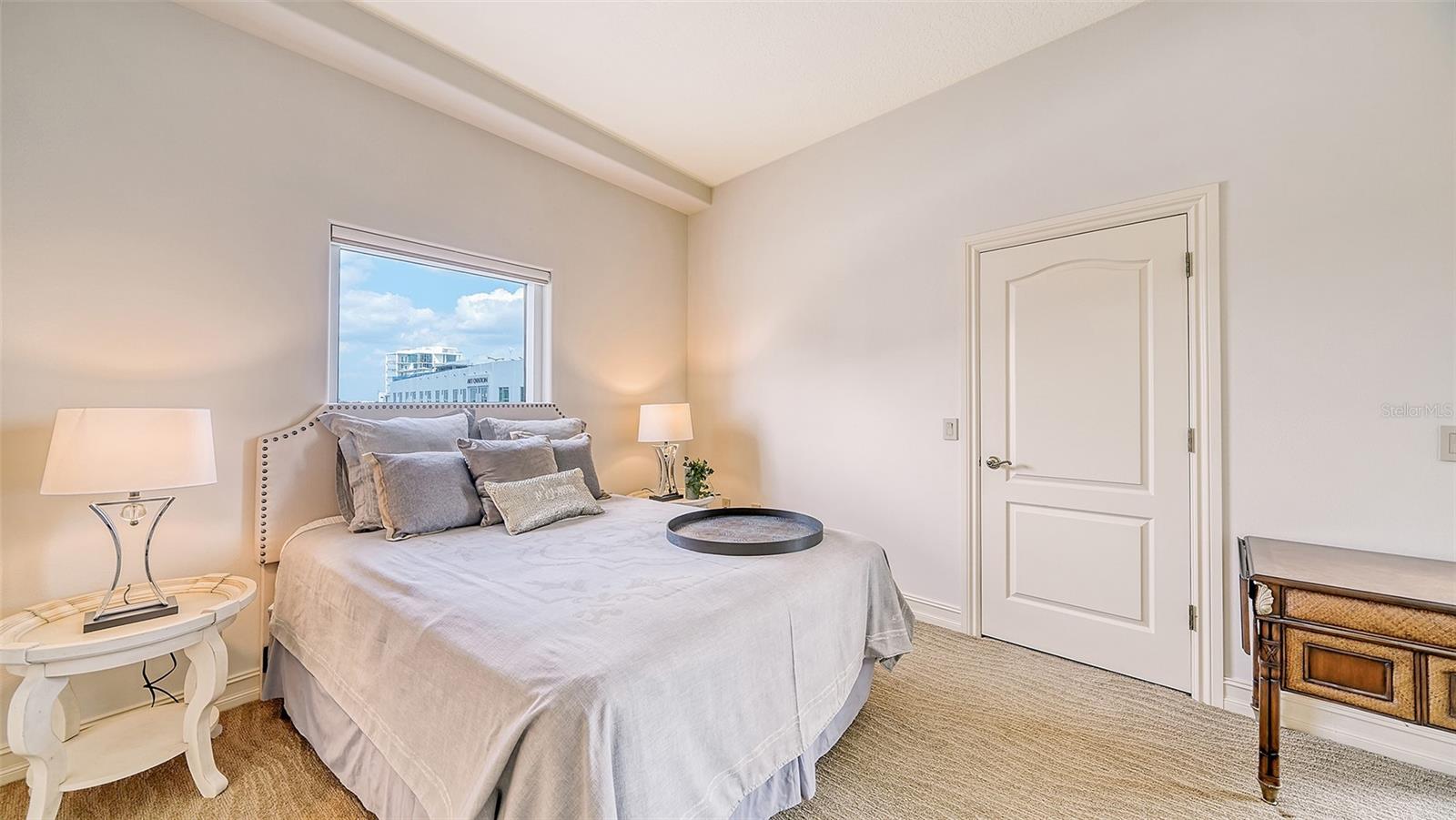 MARINA TOWER - Residential