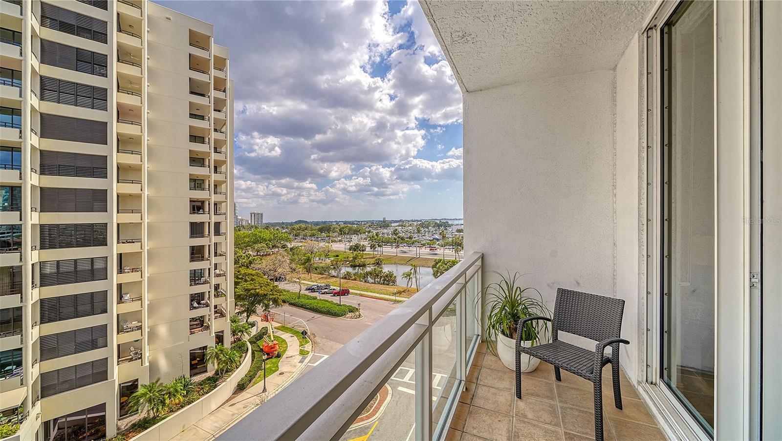 MARINA TOWER - Residential