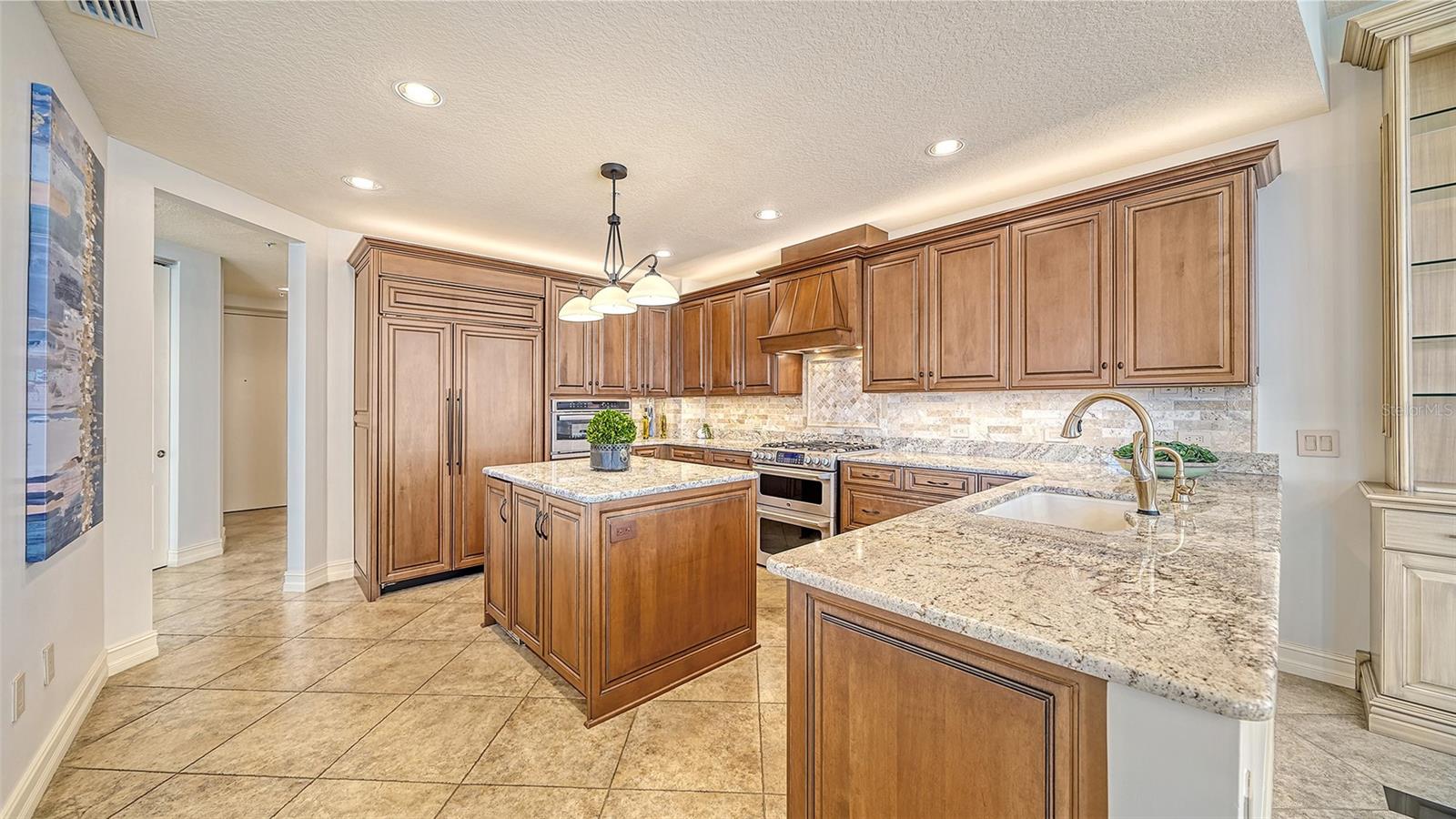 MARINA TOWER - Residential