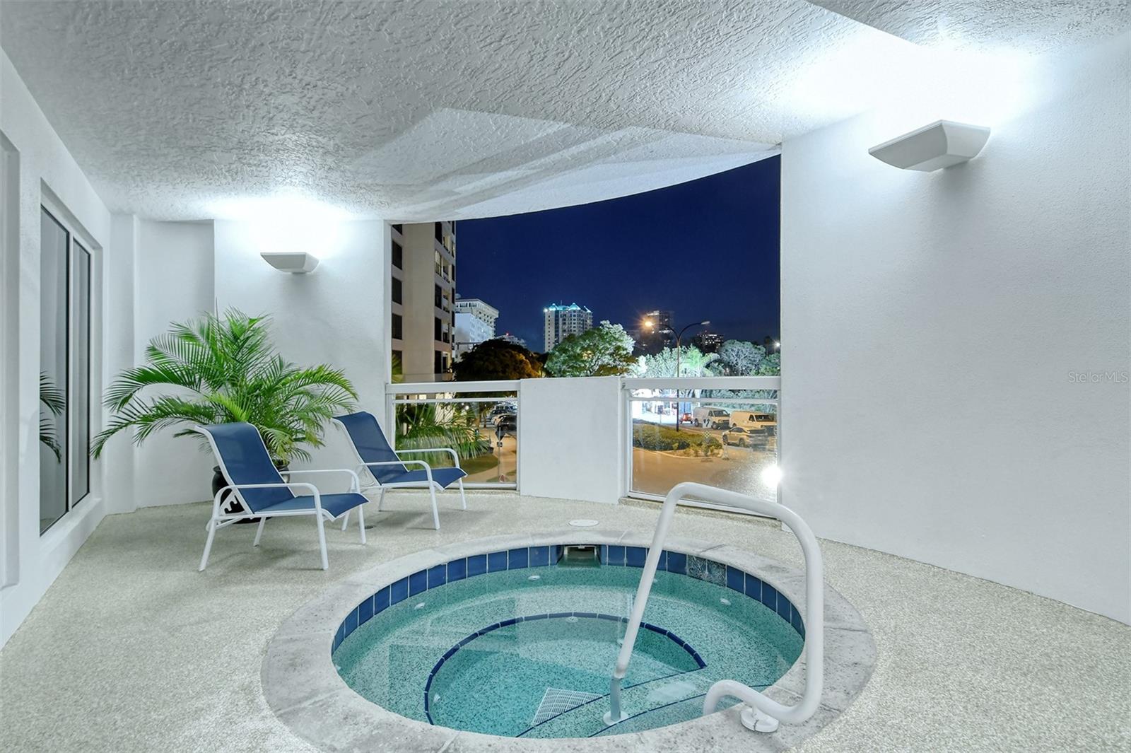 MARINA TOWER - Residential