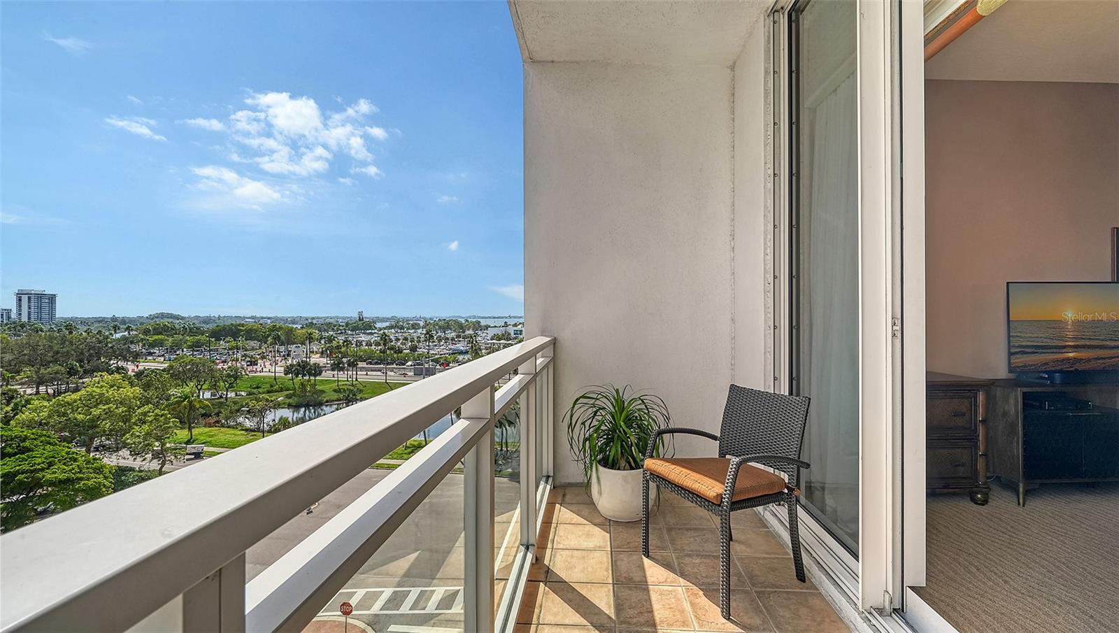 MARINA TOWER - Residential