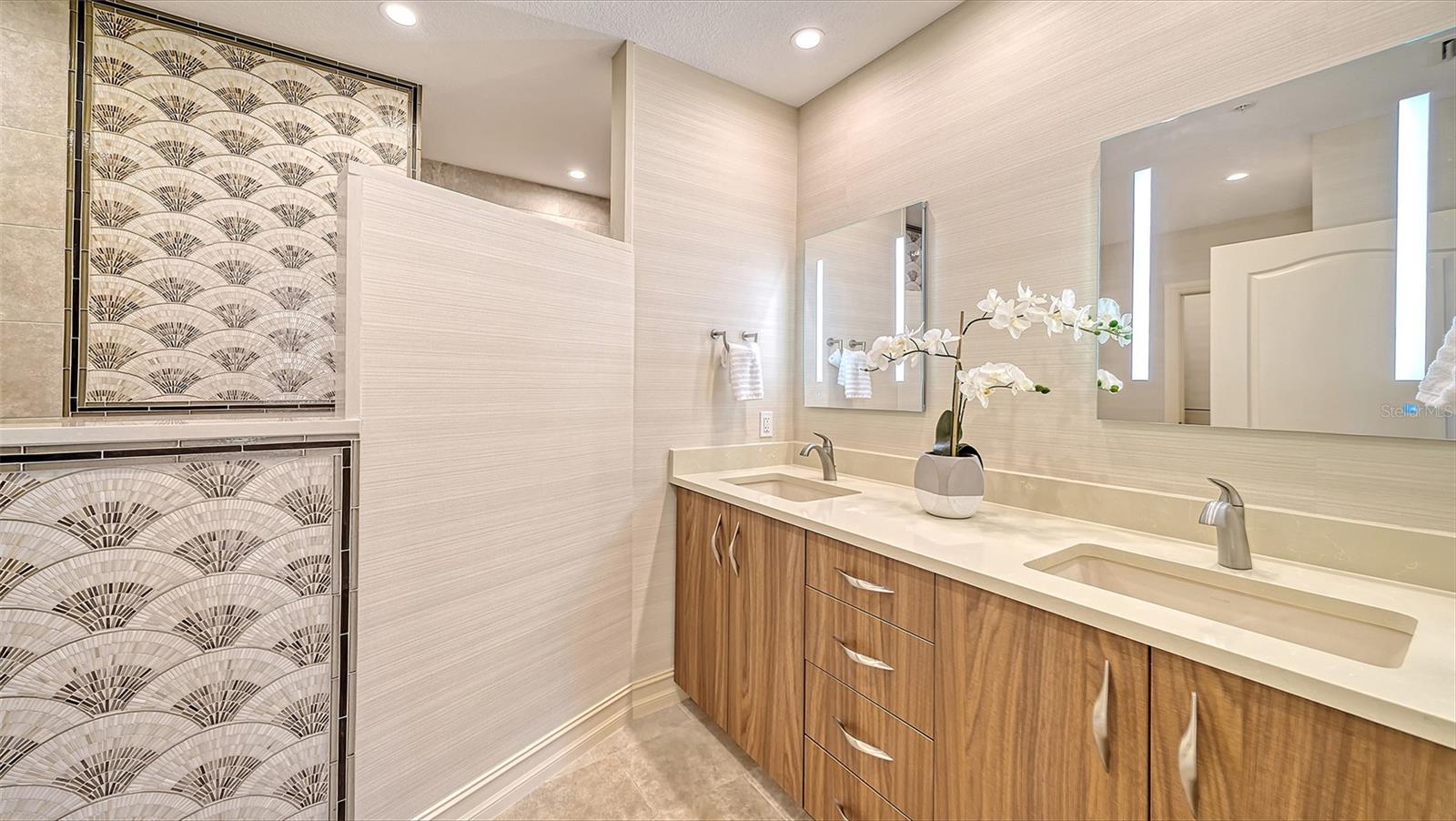 MARINA TOWER - Residential