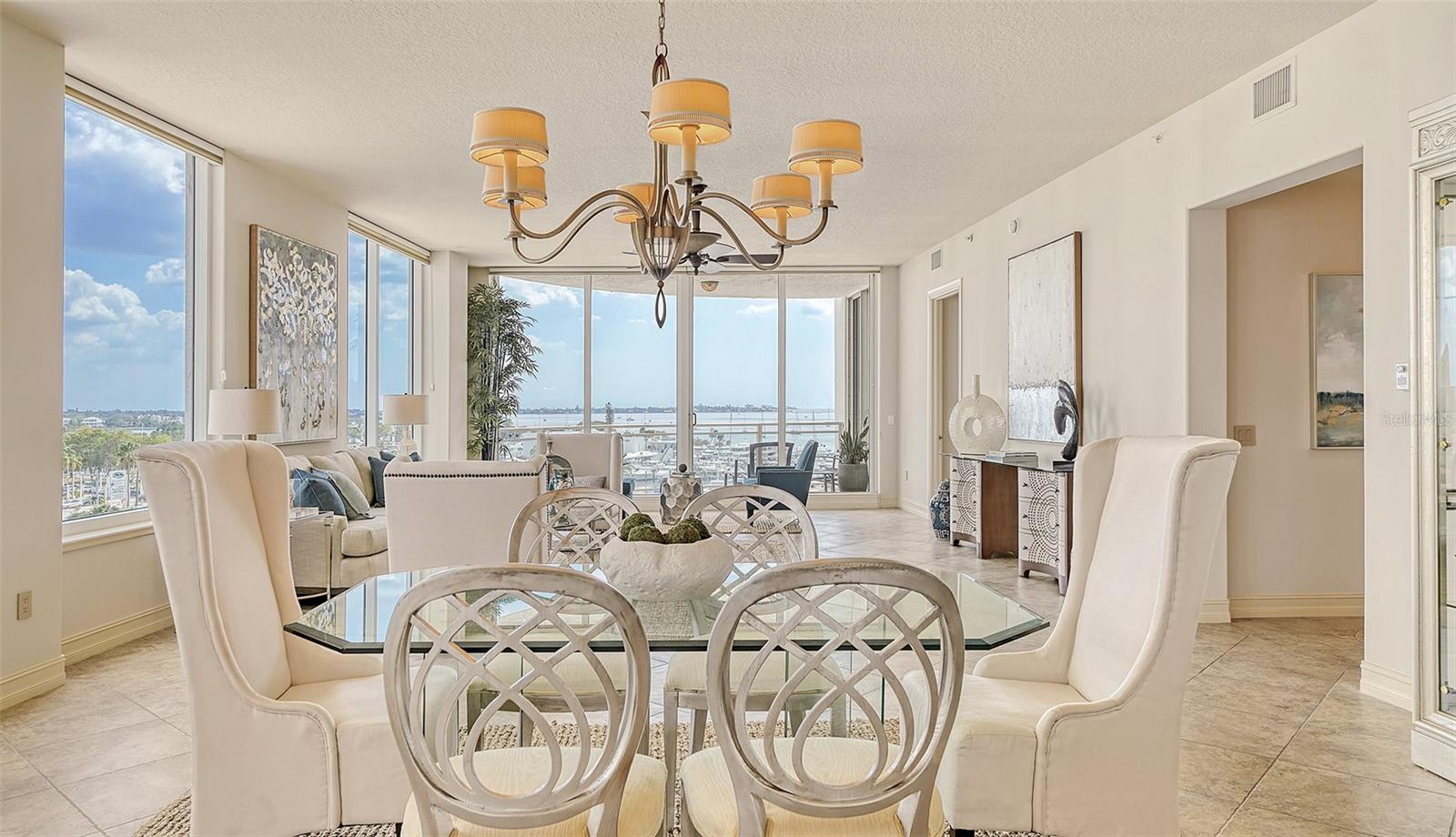 MARINA TOWER - Residential