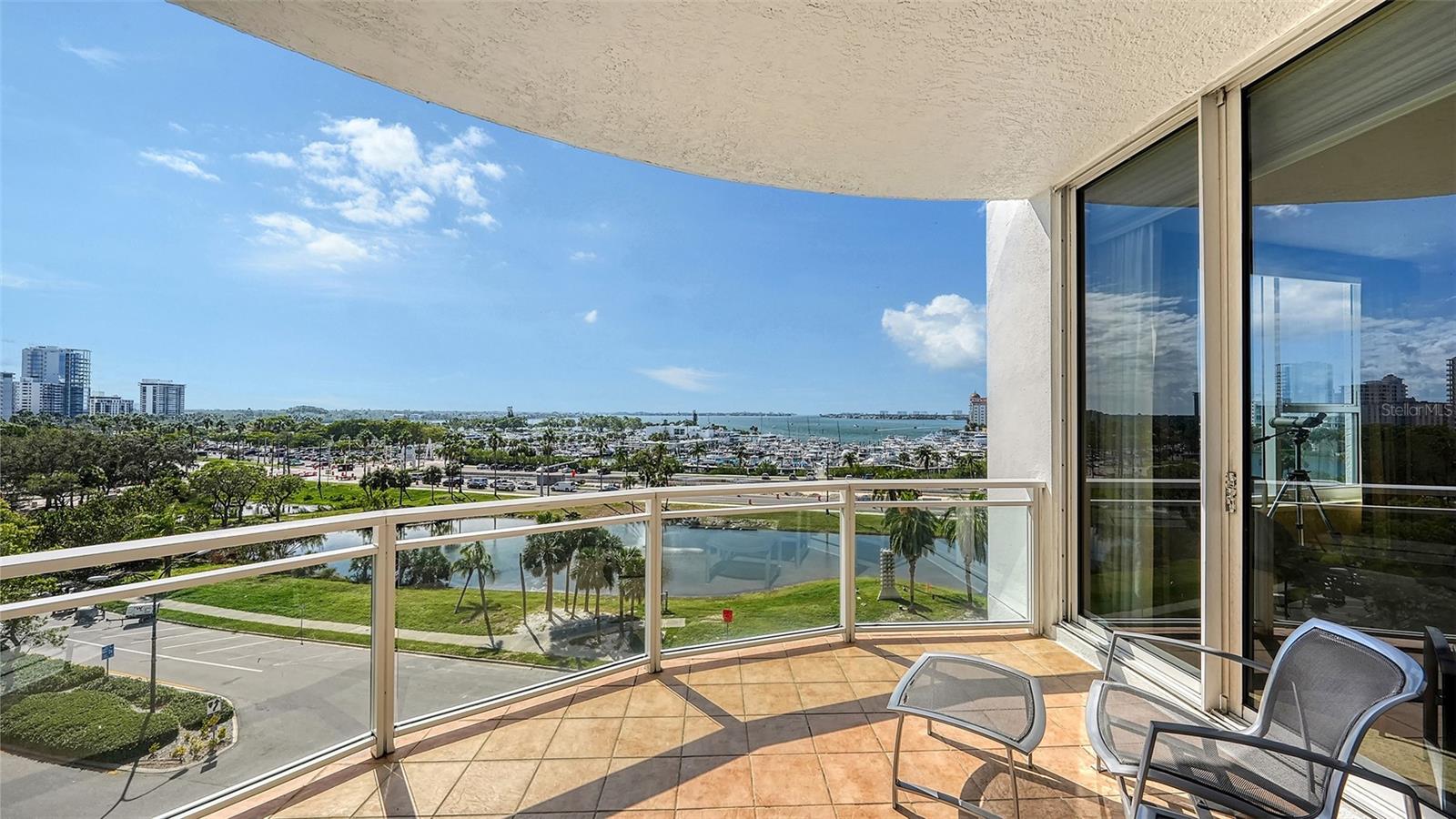 MARINA TOWER - Residential