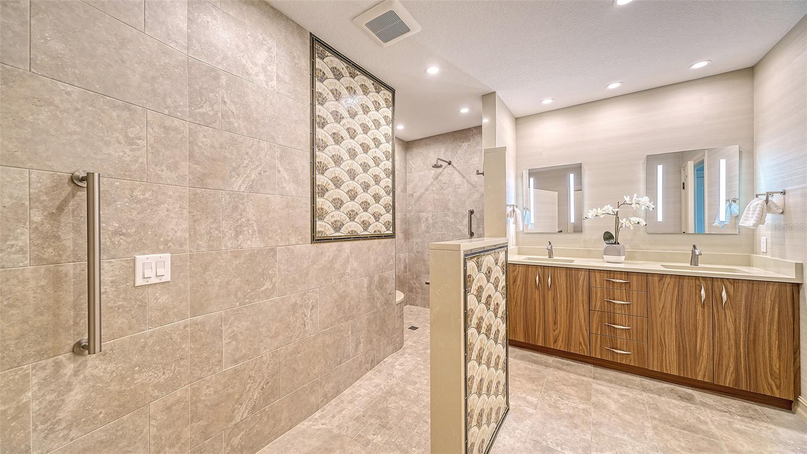 MARINA TOWER - Residential