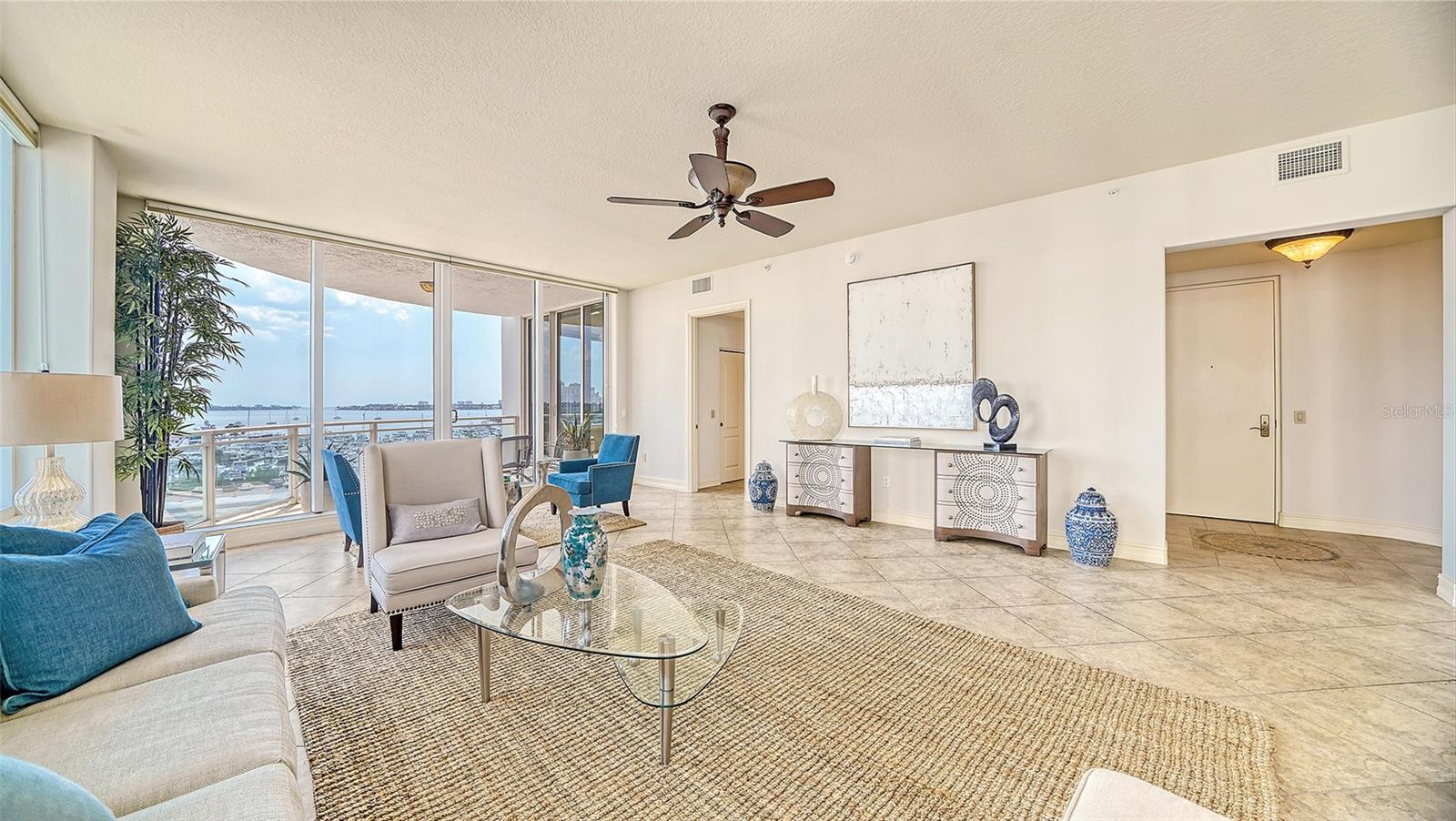 MARINA TOWER - Residential