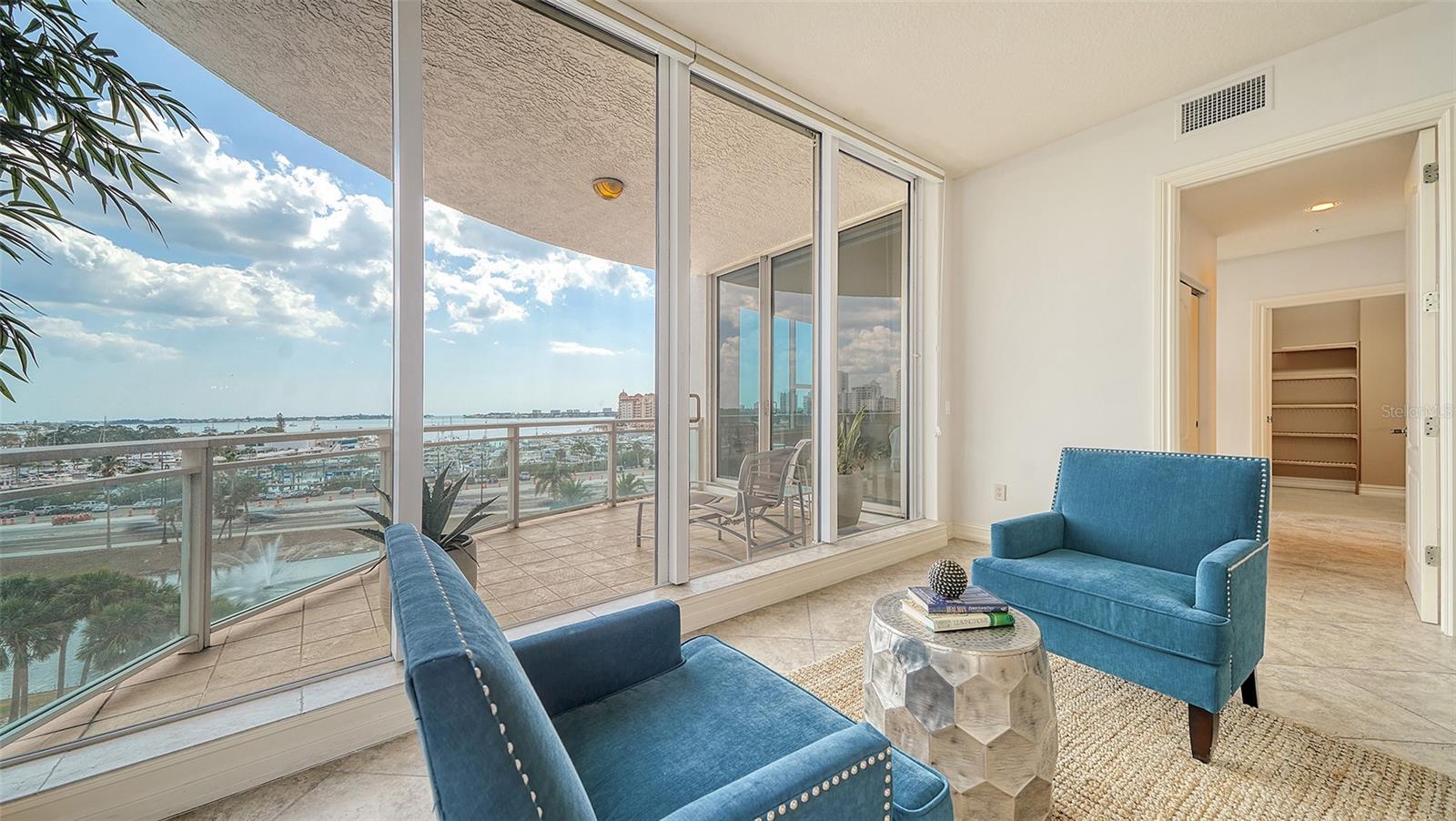 MARINA TOWER - Residential