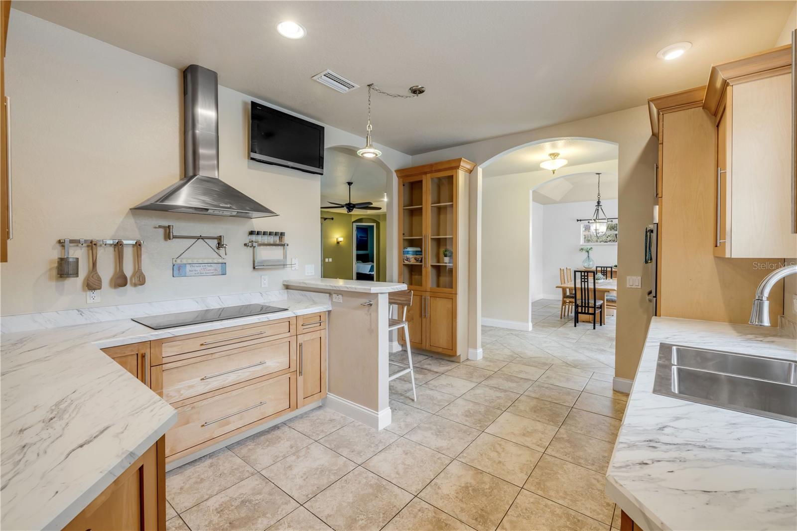 CRESTWOOD MANOR - Residential