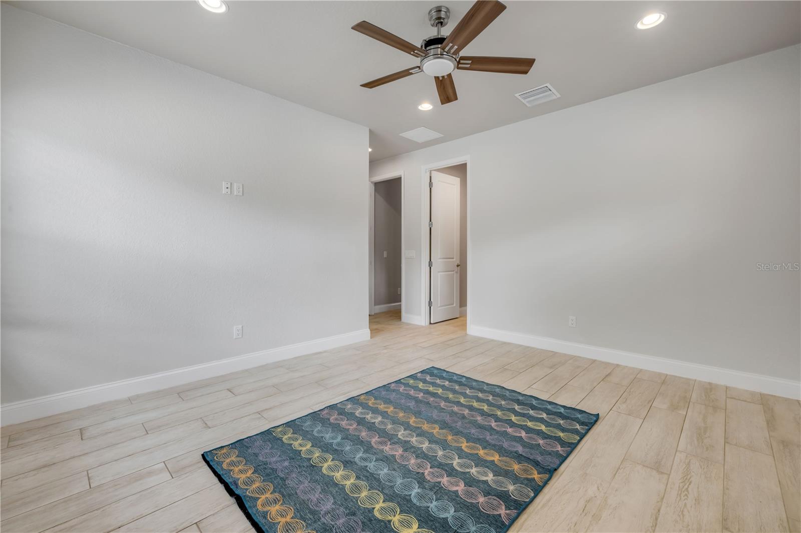 CRESTWOOD MANOR - Residential