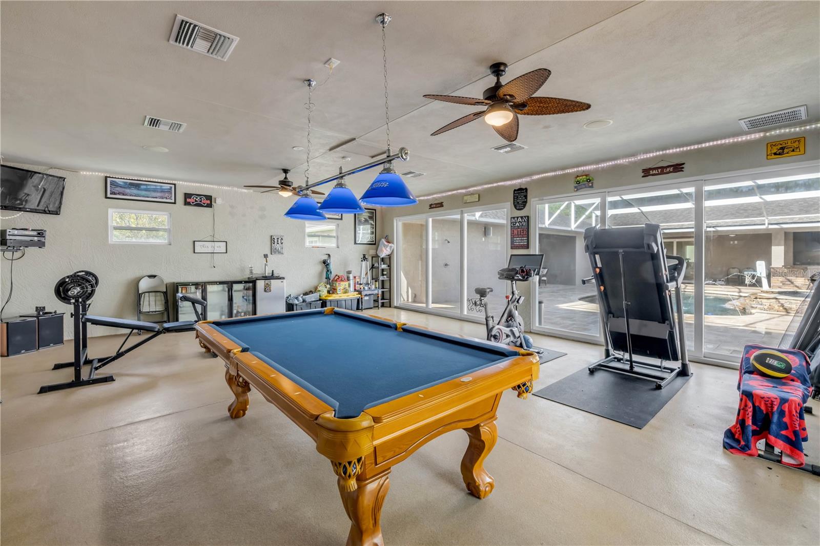 CRESTWOOD MANOR - Residential