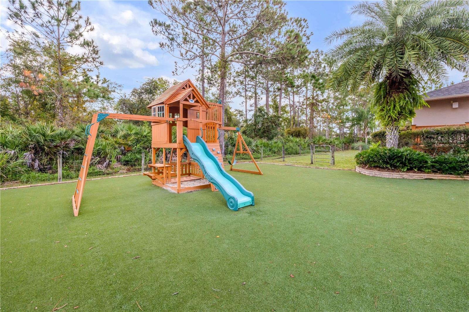 CRESTWOOD MANOR - Residential