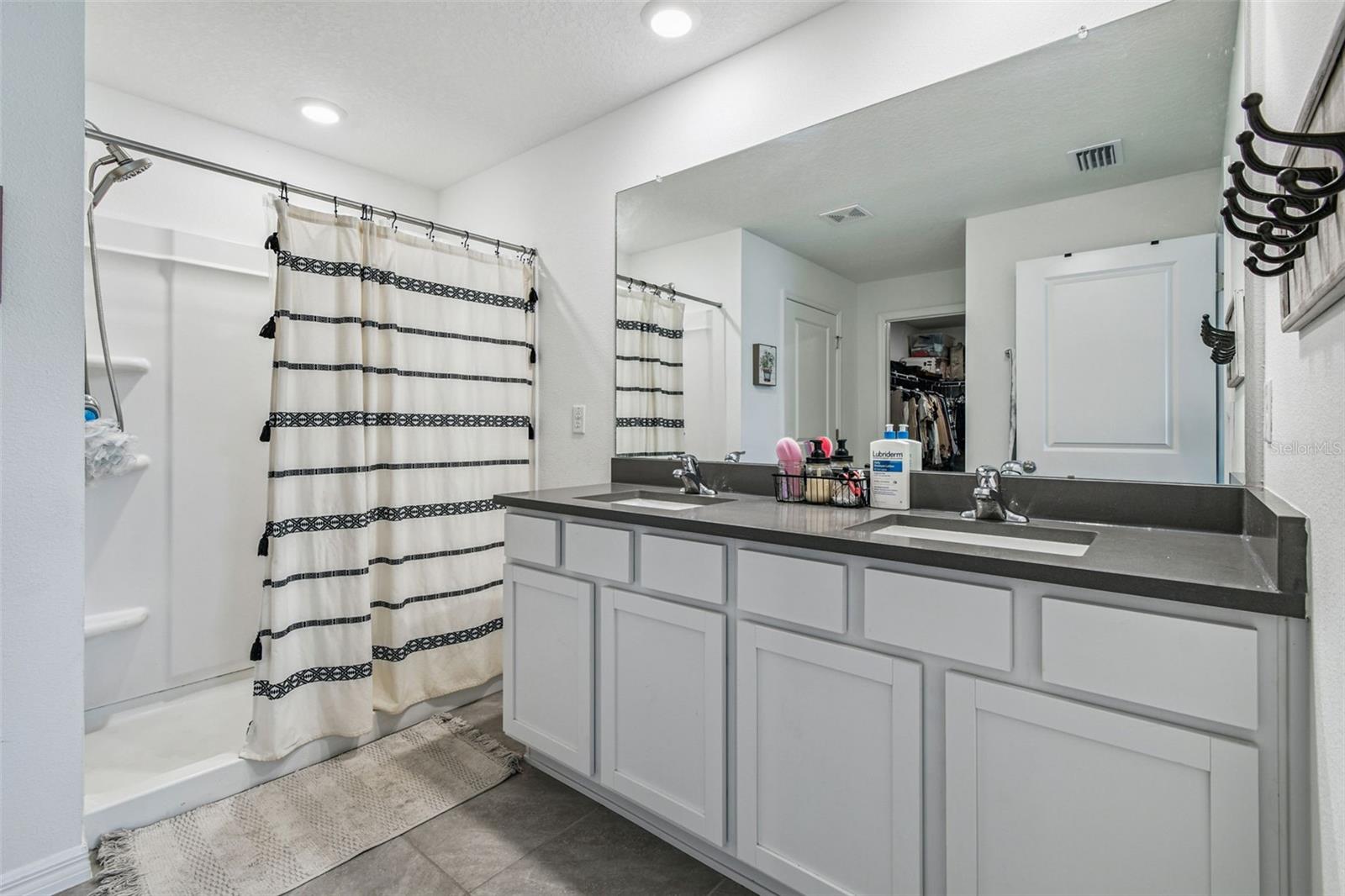 BERRY BAY SUB - Residential Lease