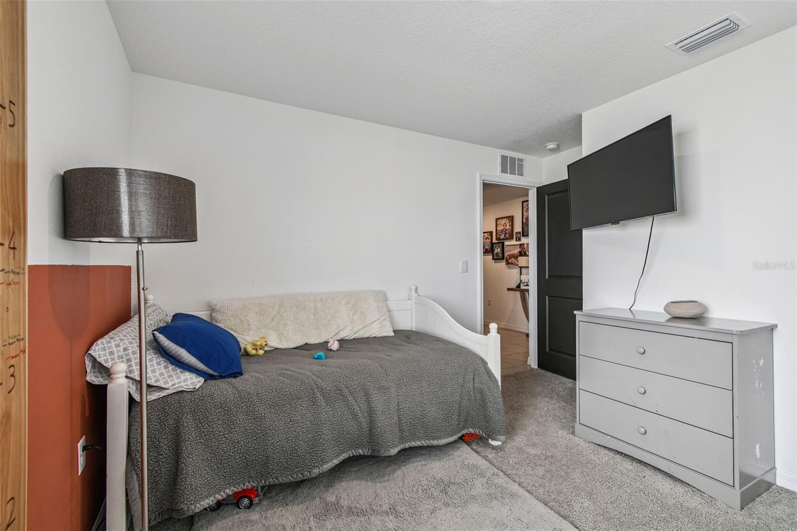 BERRY BAY SUB - Residential Lease