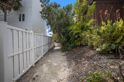 A home in LONGBOAT KEY