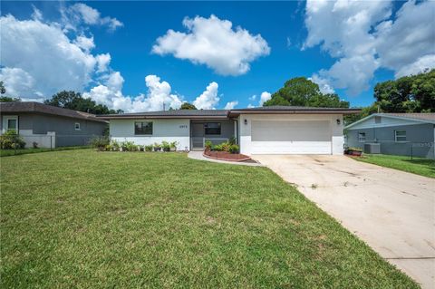 A home in LAKELAND