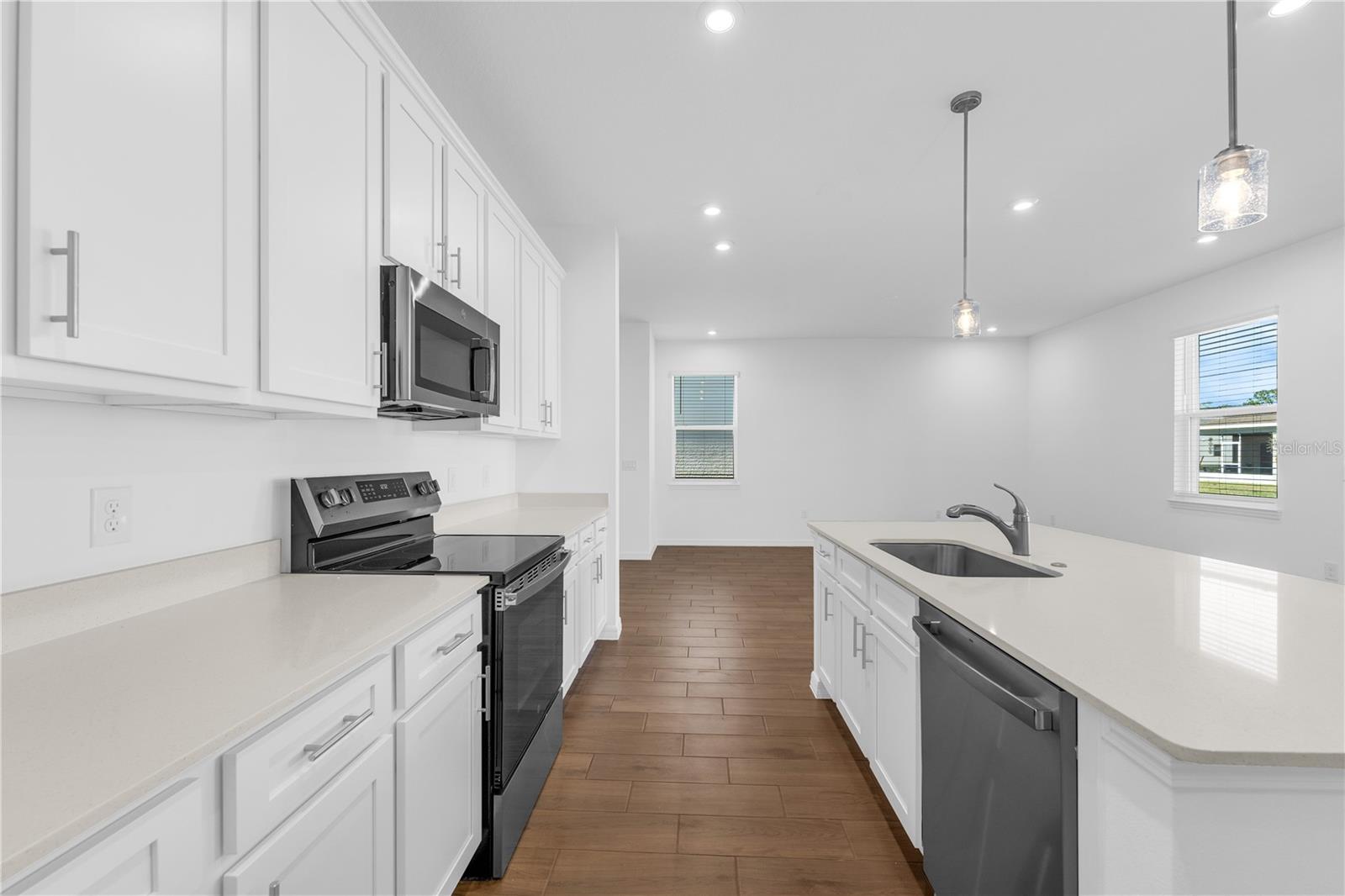 AVALON PARK TAVARES - Residential