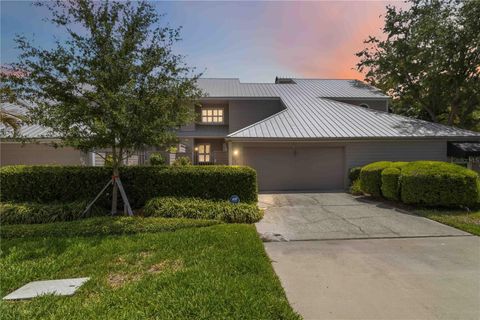 Photo of 5414 S Crescent Drive, Tampa, FL 33611 (MLS # TB8498303)