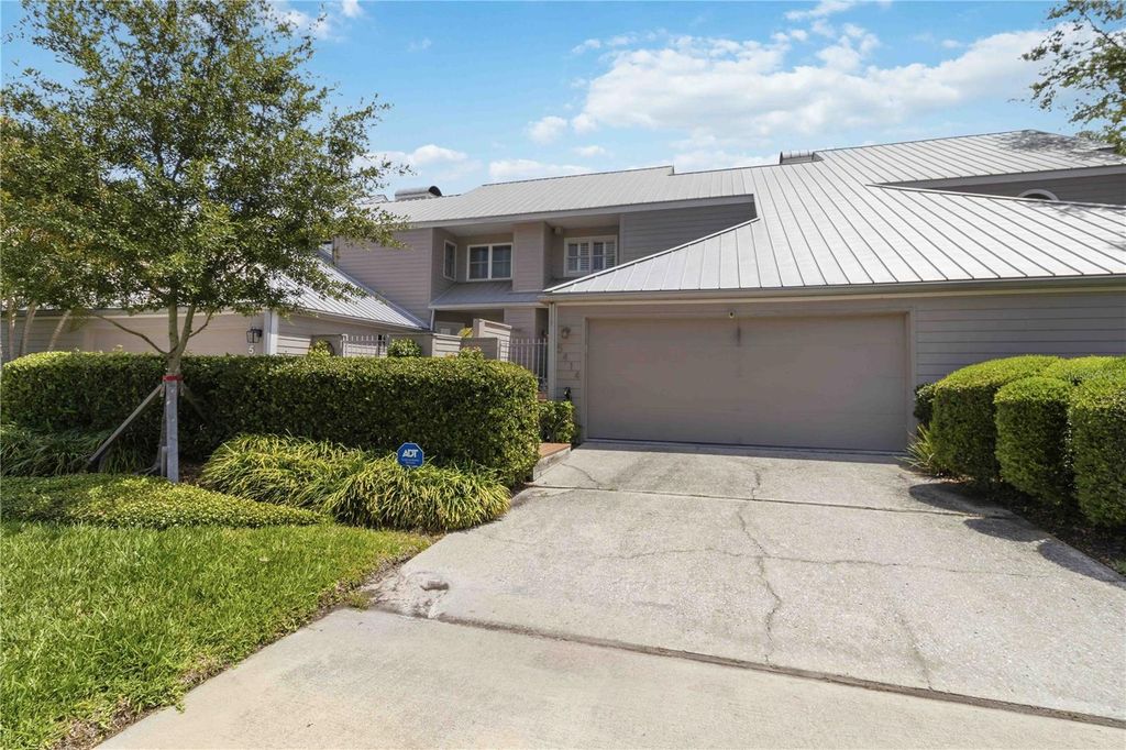 Photo of 5414 S Crescent Drive, Tampa, FL 33611 (MLS # TB8498303)