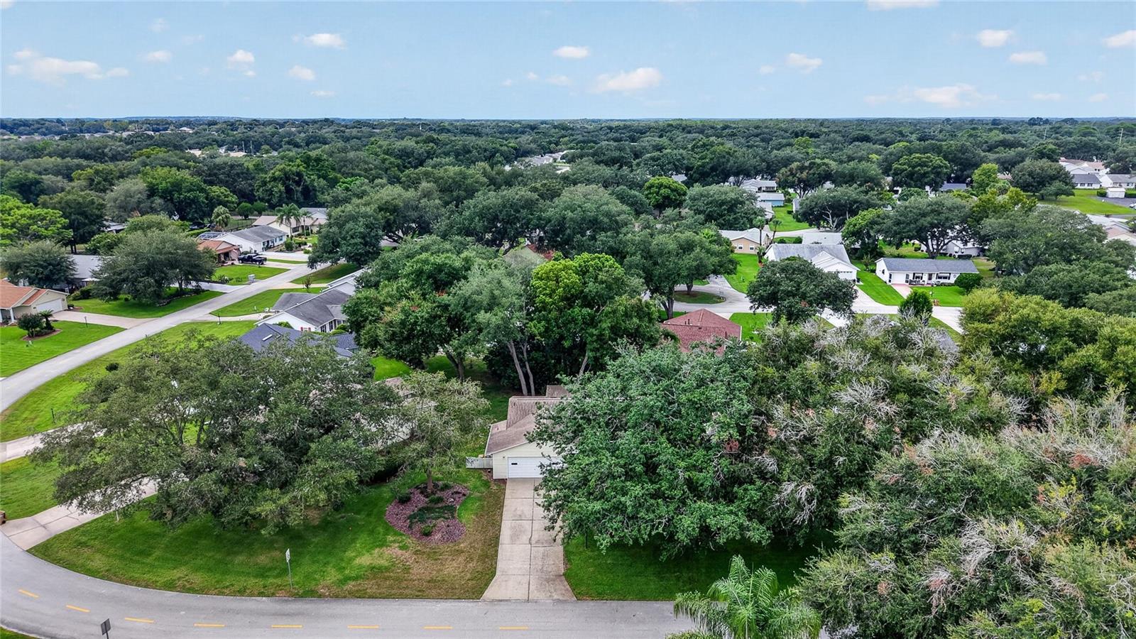822 DUNDEE CIRCLE