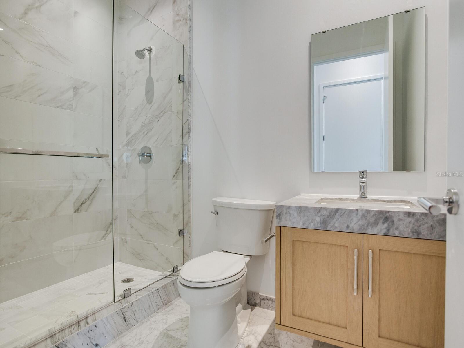 3105 BAY OAK CONDOMINIUM LOT TH04 - Residential