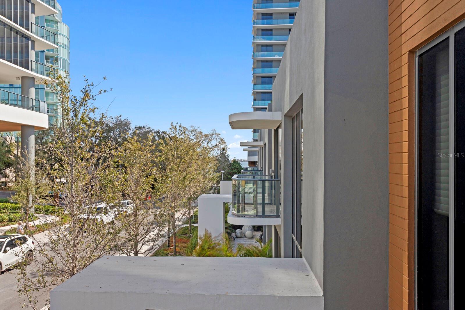 3105 BAY OAK CONDOMINIUM LOT TH04 - Residential