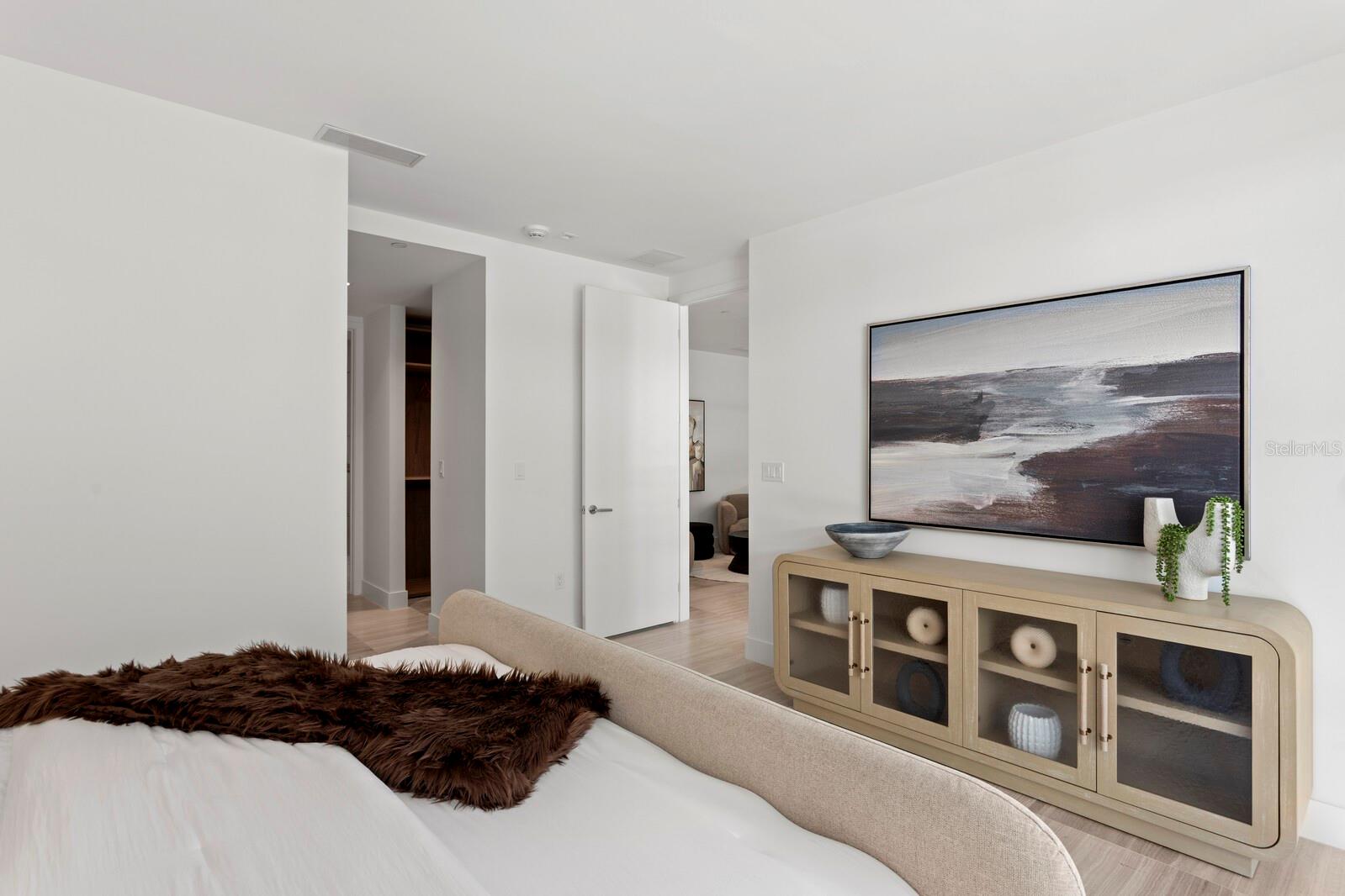 3105 BAY OAK CONDOMINIUM LOT TH04 - Residential